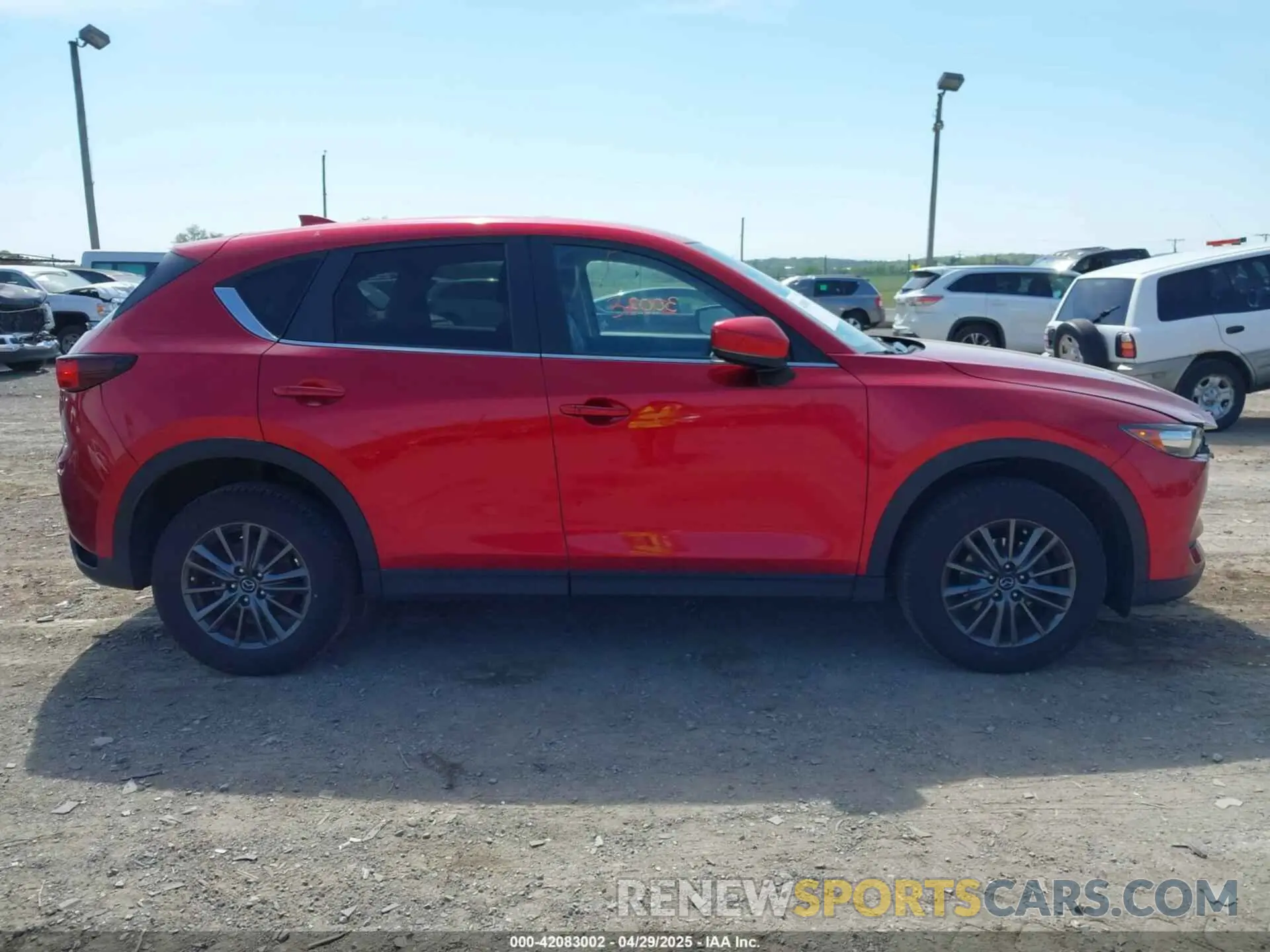 13 fotografías del automóvil dañado JM3KFBCM7M0438738 MAZDA CX-5 2021