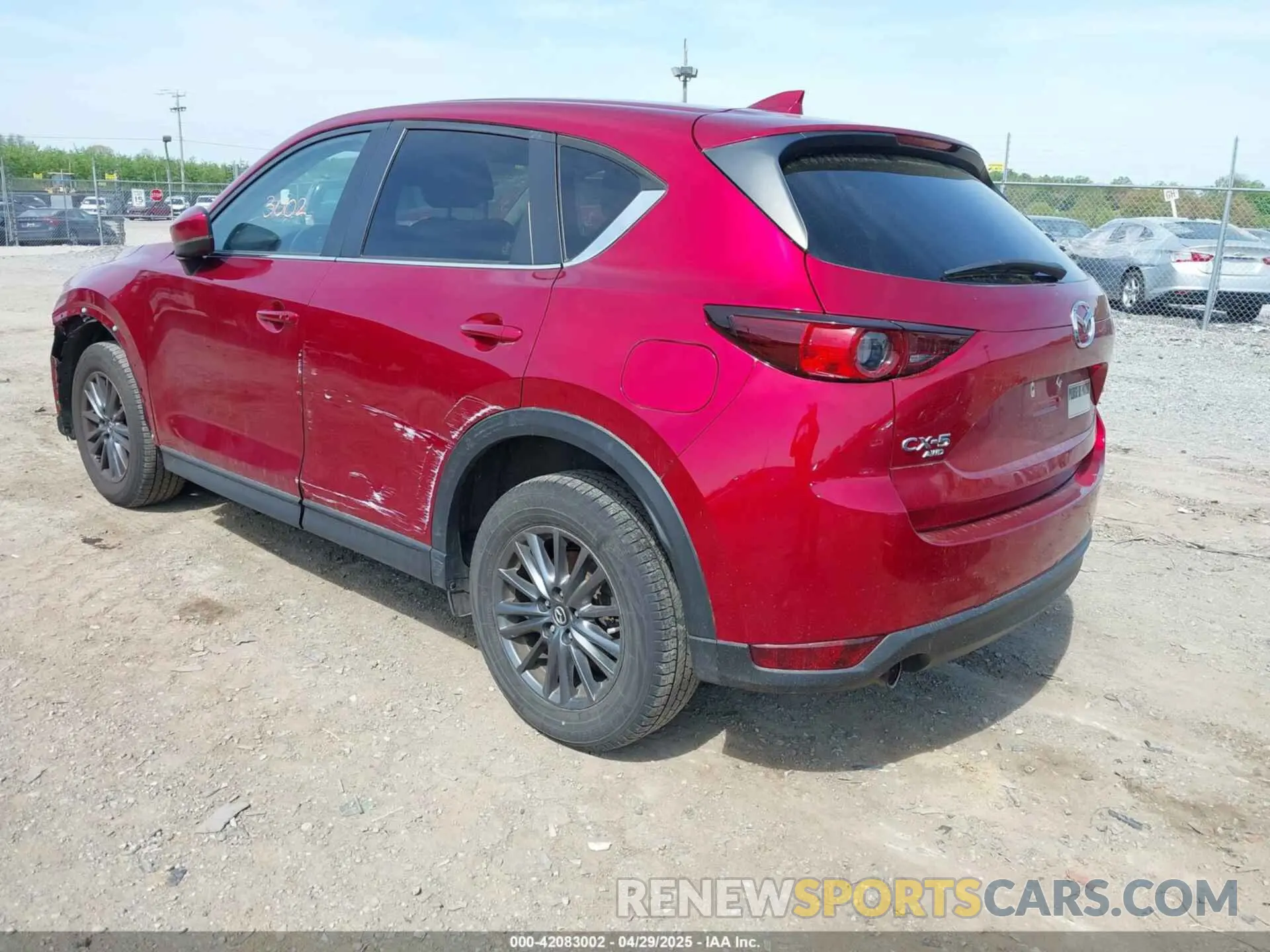 3 fotografías del automóvil dañado JM3KFBCM7M0438738 MAZDA CX-5 2021