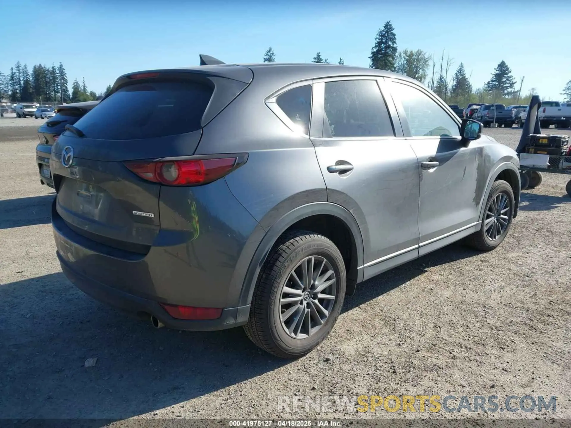 4 fotografías del automóvil dañado JM3KFBCM7M1370676 MAZDA CX-5 2021