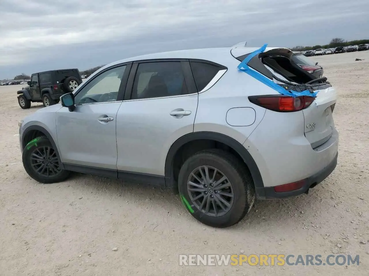 2 fotografías del automóvil dañado JM3KFBCM8M0360034 MAZDA CX-5 2021