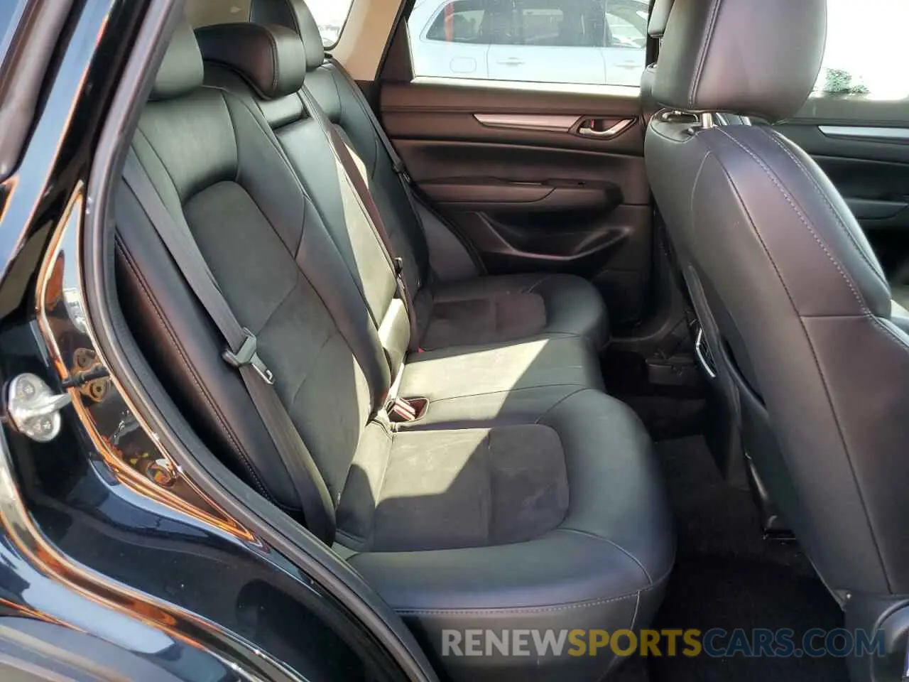 11 fotografías del automóvil dañado JM3KFBCM8M0495899 MAZDA CX-5 2021