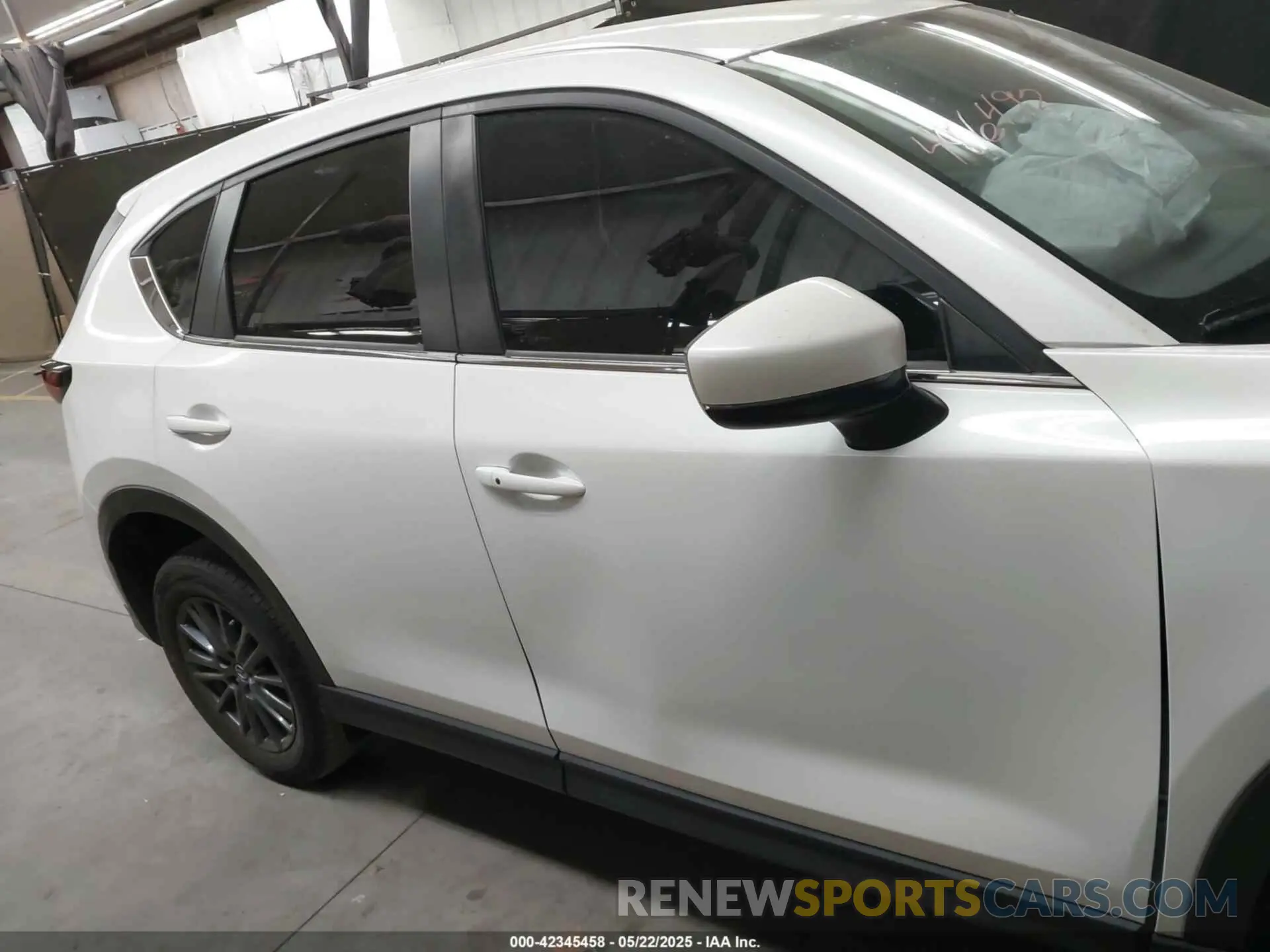 13 fotografías del automóvil dañado JM3KFBCMXM0486492 MAZDA CX-5 2021