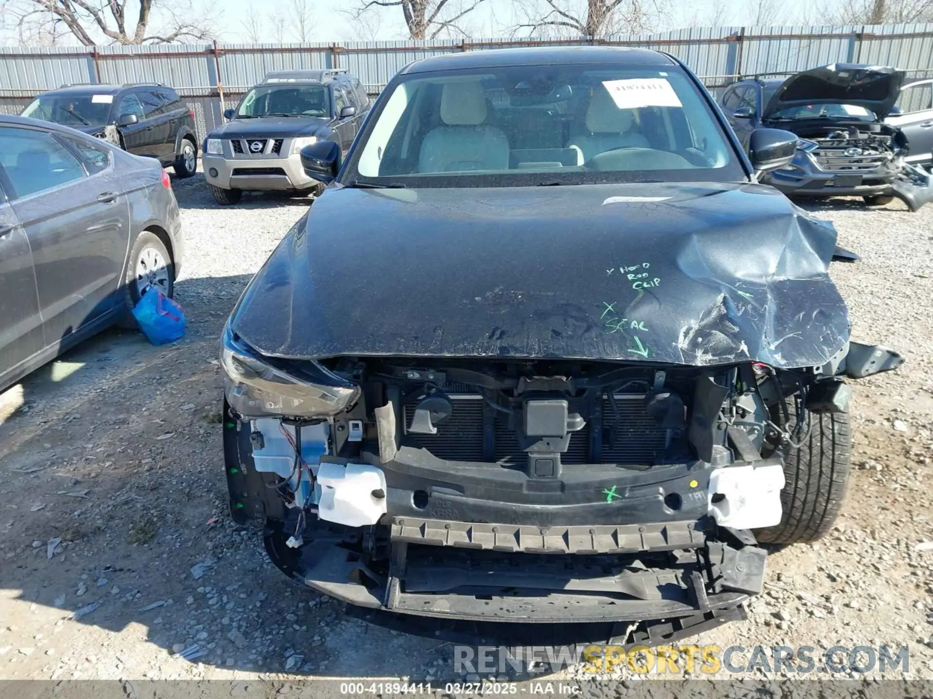 13 fotografías del automóvil dañado JM3KFBDM0M0468081 MAZDA CX-5 2021