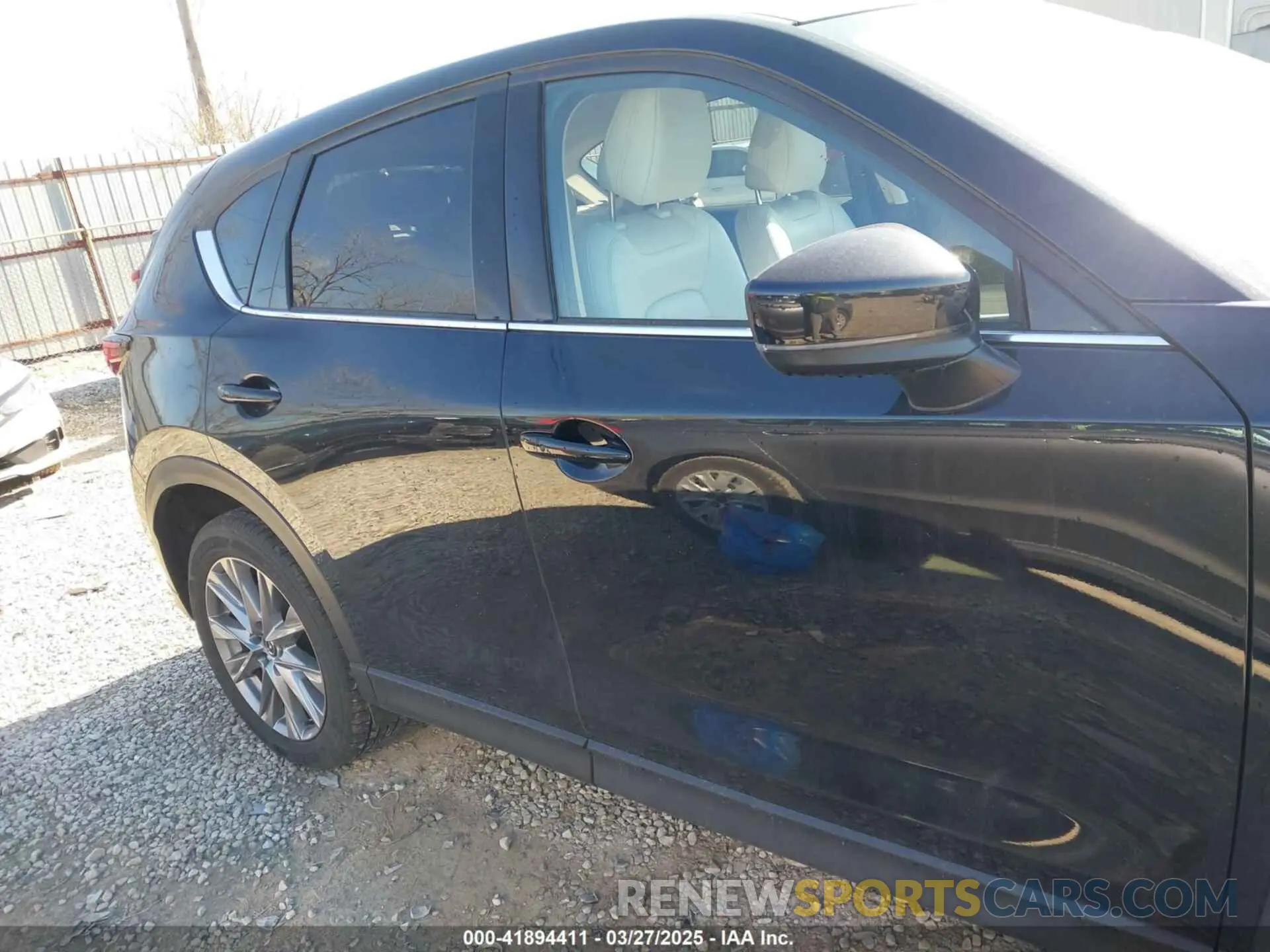 14 fotografías del automóvil dañado JM3KFBDM0M0468081 MAZDA CX-5 2021