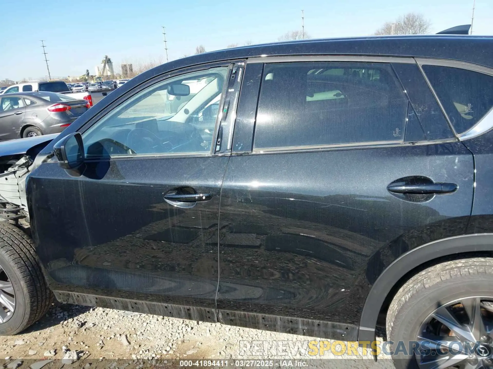 15 fotografías del automóvil dañado JM3KFBDM0M0468081 MAZDA CX-5 2021