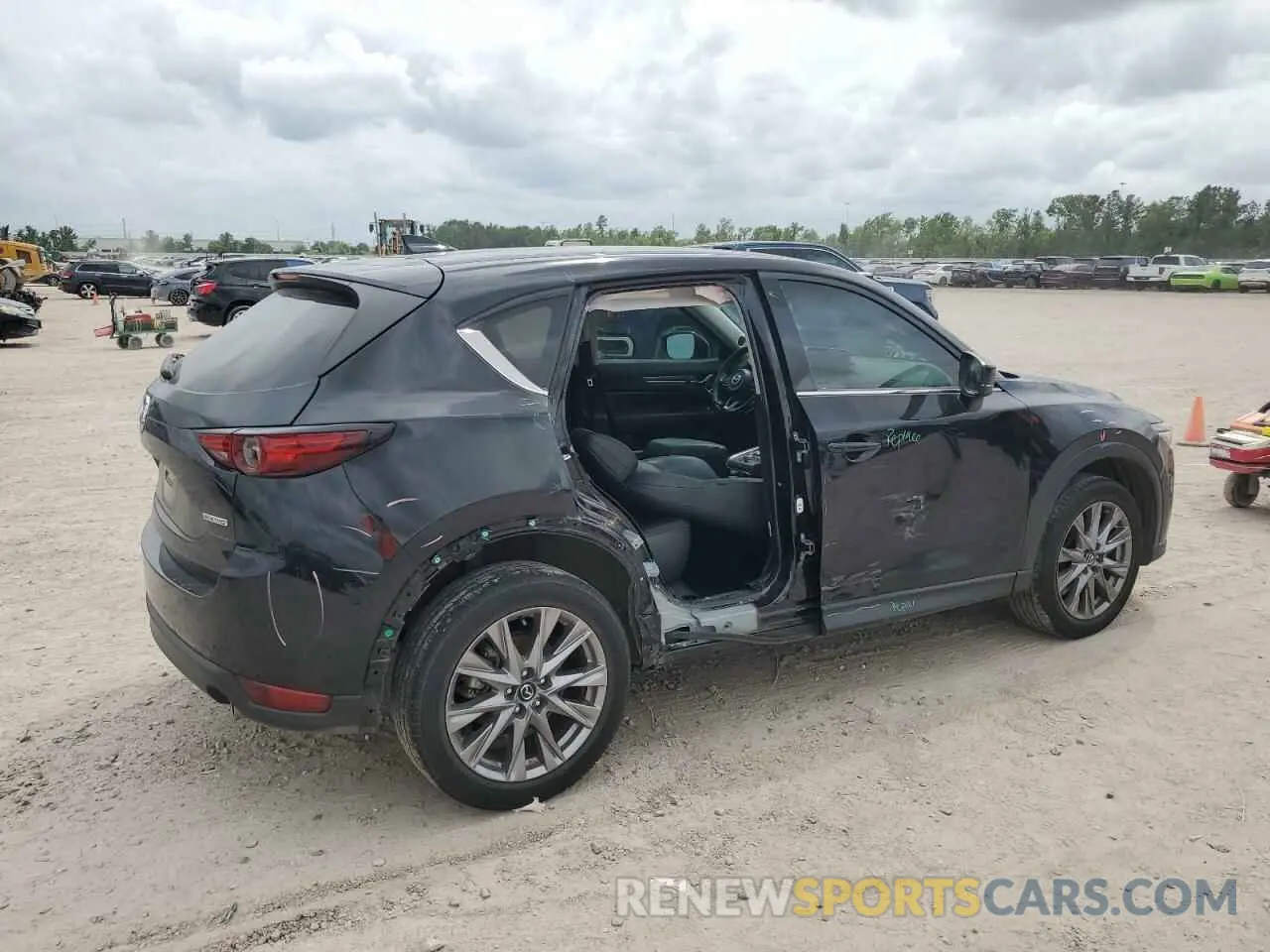 3 fotografías del automóvil dañado JM3KFBDM0M1398172 MAZDA CX-5 2021