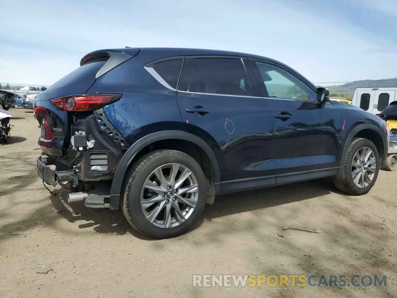 3 fotografías del automóvil dañado JM3KFBDM2M0494679 MAZDA CX-5 2021