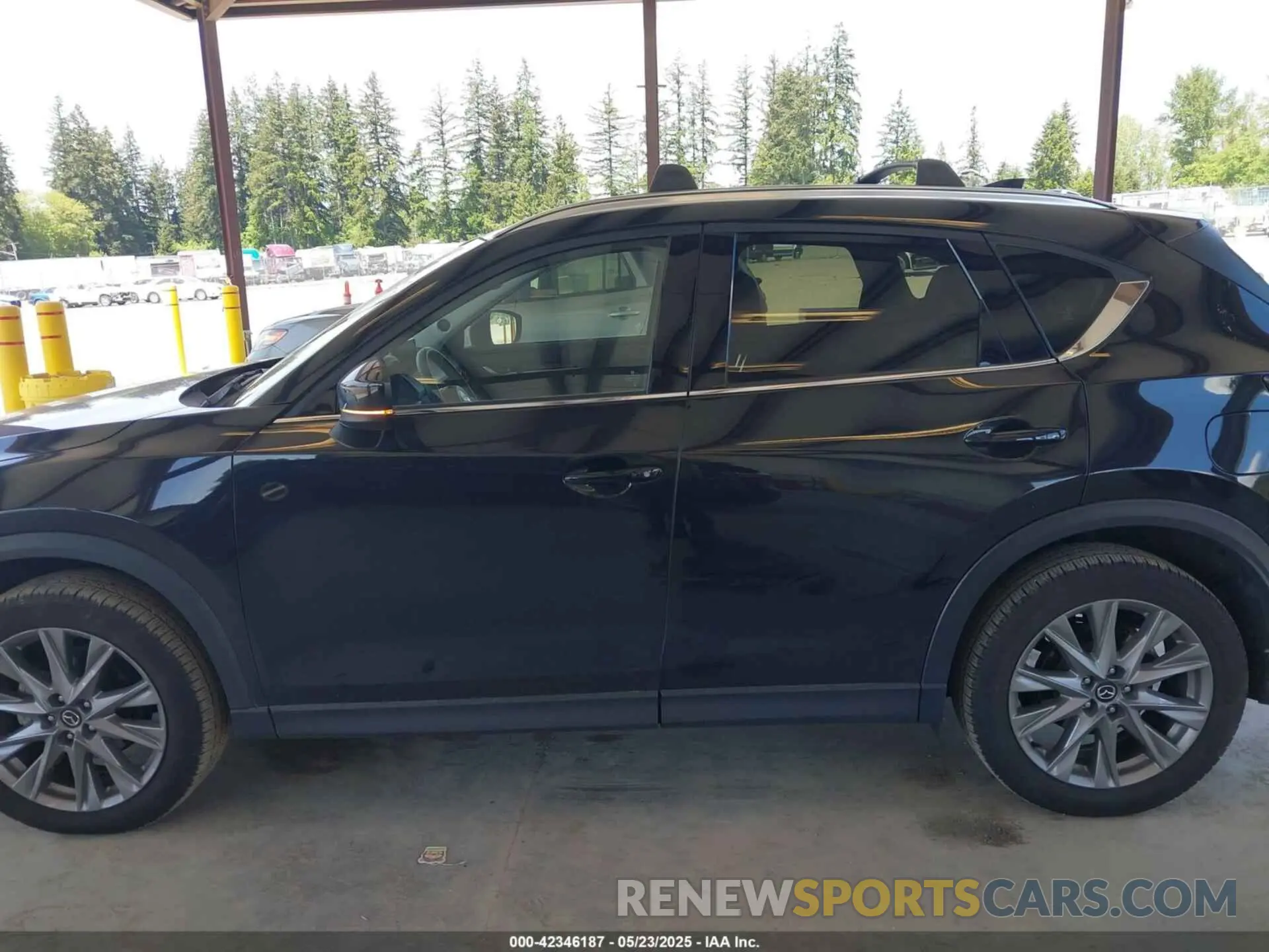 14 fotografías del automóvil dañado JM3KFBDM3M0325108 MAZDA CX-5 2021