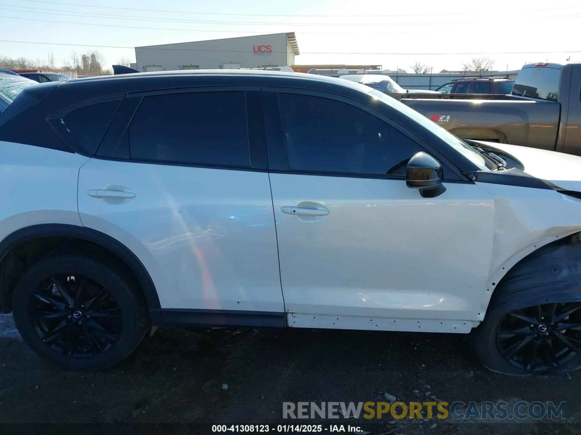 13 fotografías del automóvil dañado JM3KFBDM3M0417738 MAZDA CX-5 2021