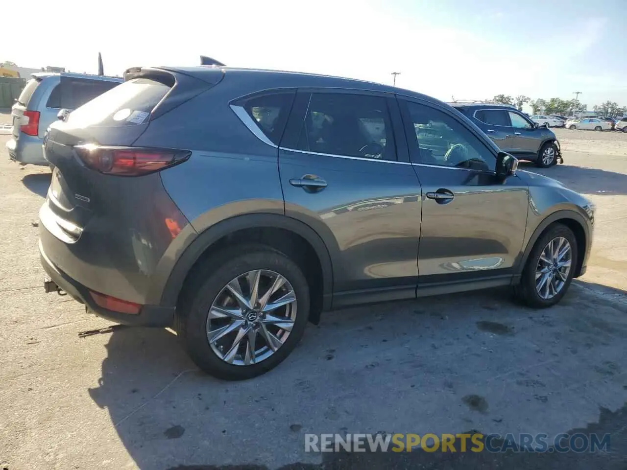 3 fotografías del automóvil dañado JM3KFBDM3M0467314 MAZDA CX-5 2021