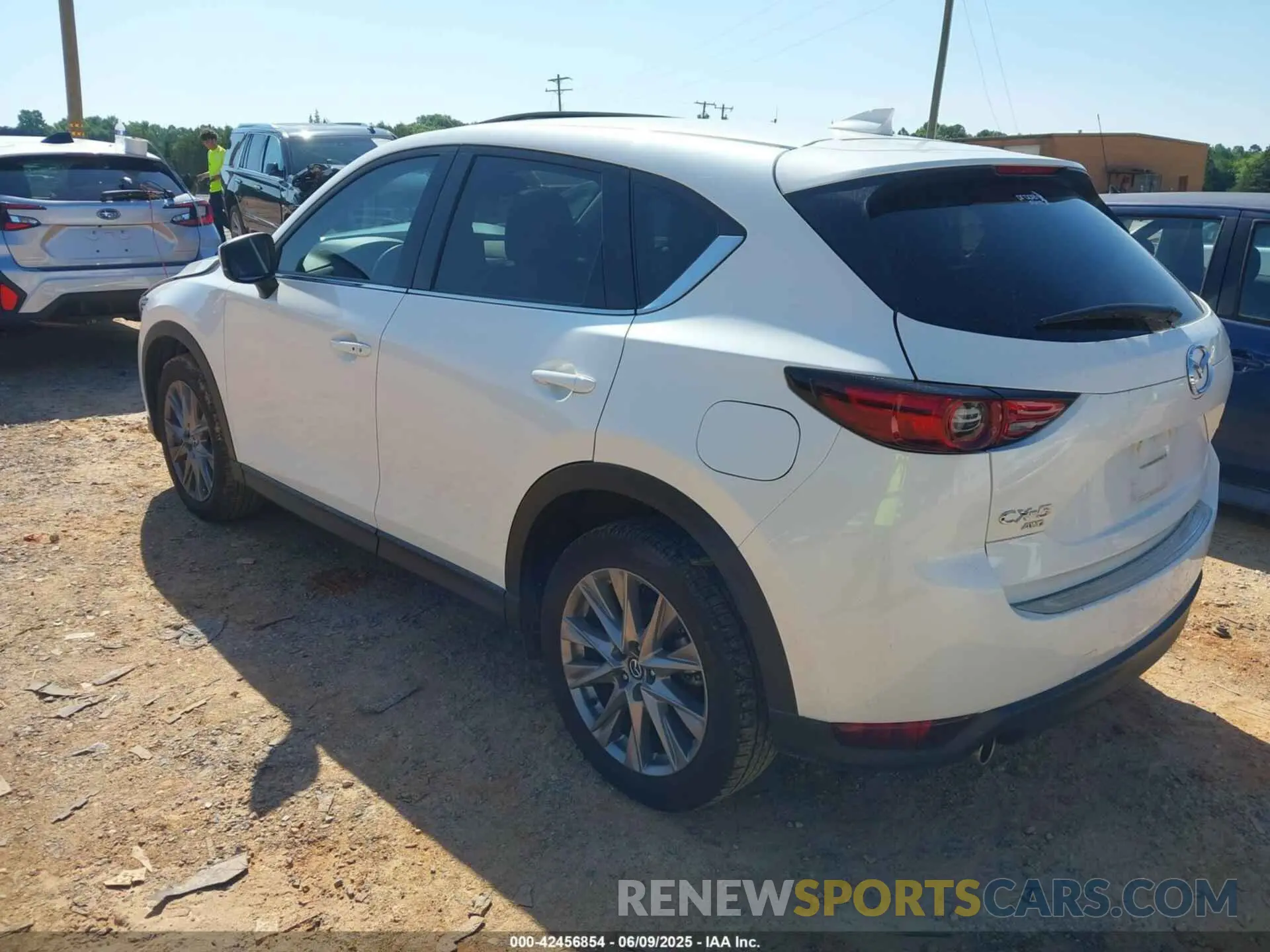 3 fotografías del automóvil dañado JM3KFBDM3M0493752 MAZDA CX-5 2021