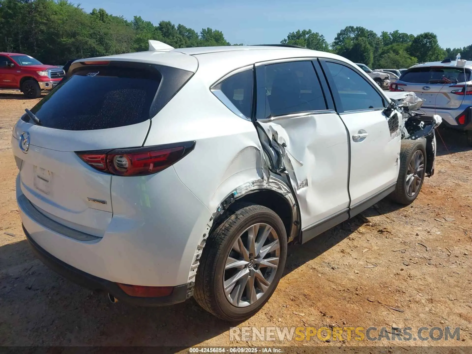 4 fotografías del automóvil dañado JM3KFBDM3M0493752 MAZDA CX-5 2021