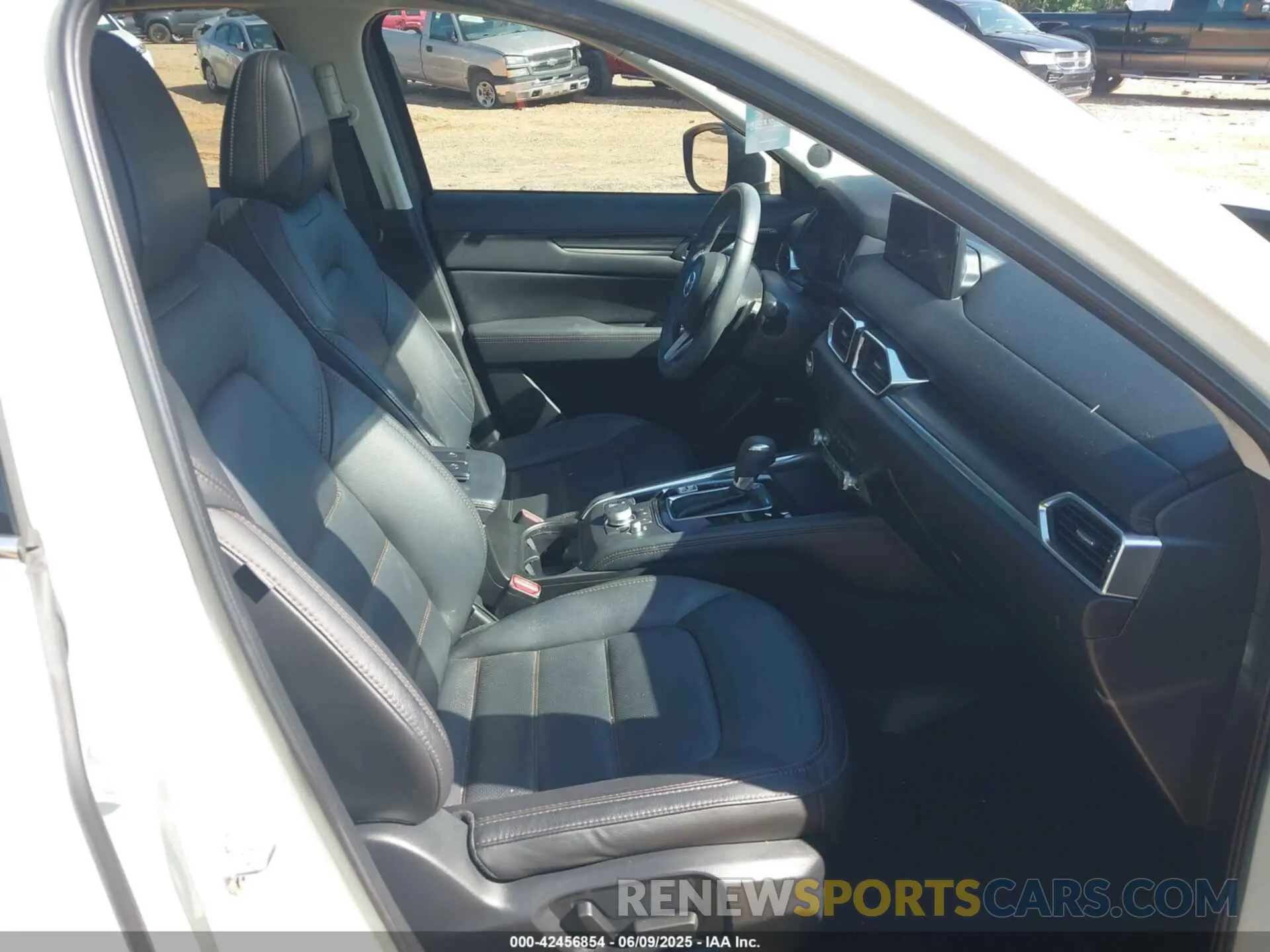 5 fotografías del automóvil dañado JM3KFBDM3M0493752 MAZDA CX-5 2021