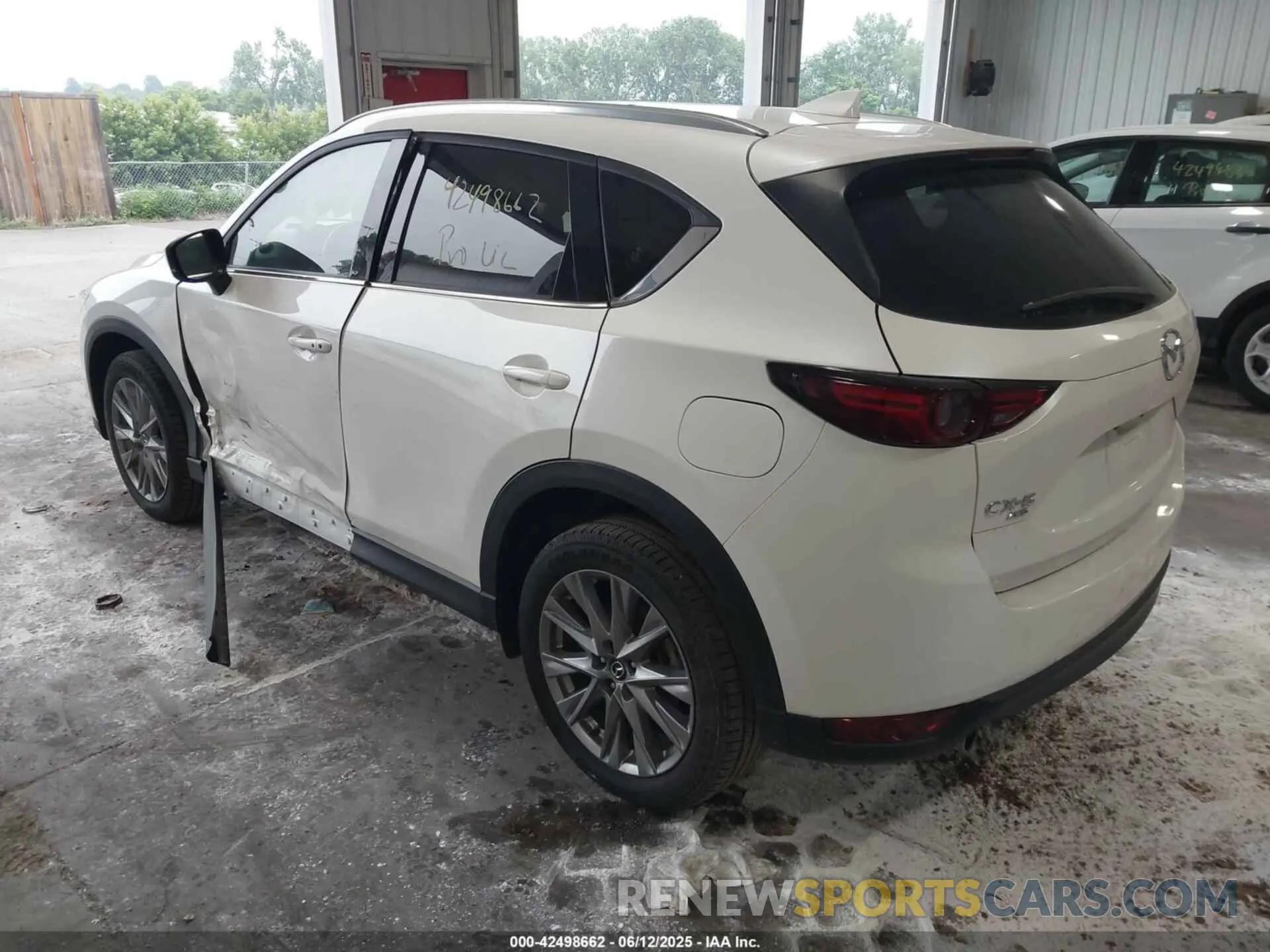 3 fotografías del automóvil dañado JM3KFBDM4M0425878 MAZDA CX-5 2021