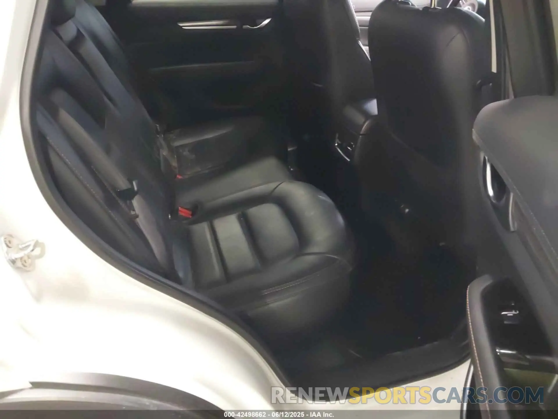 8 fotografías del automóvil dañado JM3KFBDM4M0425878 MAZDA CX-5 2021