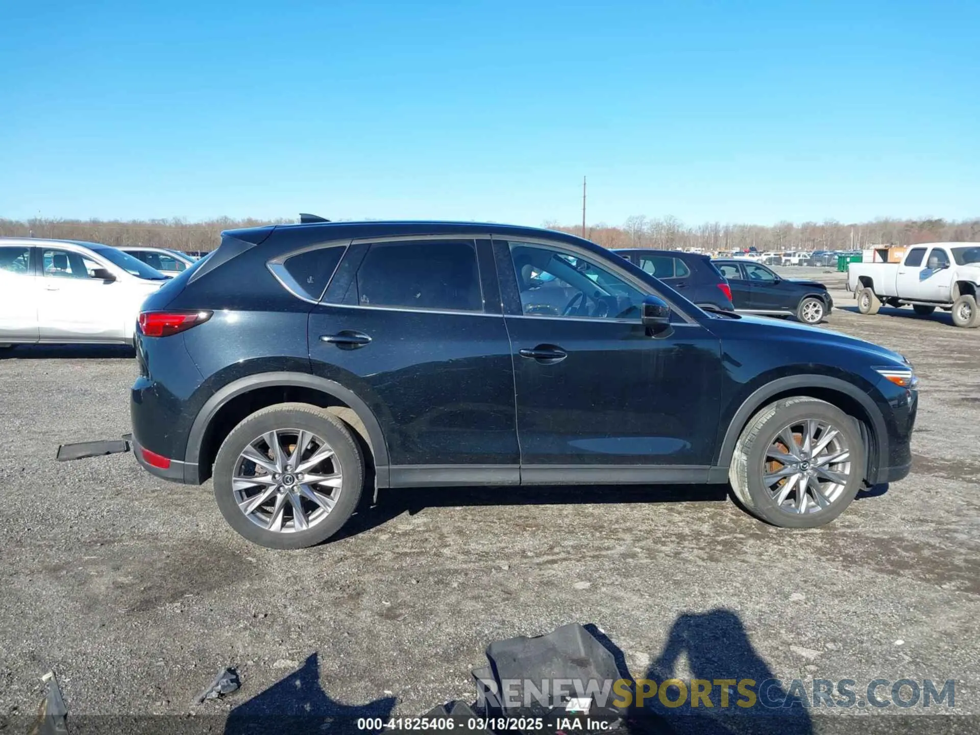 13 fotografías del automóvil dañado JM3KFBDM4M0471467 MAZDA CX-5 2021