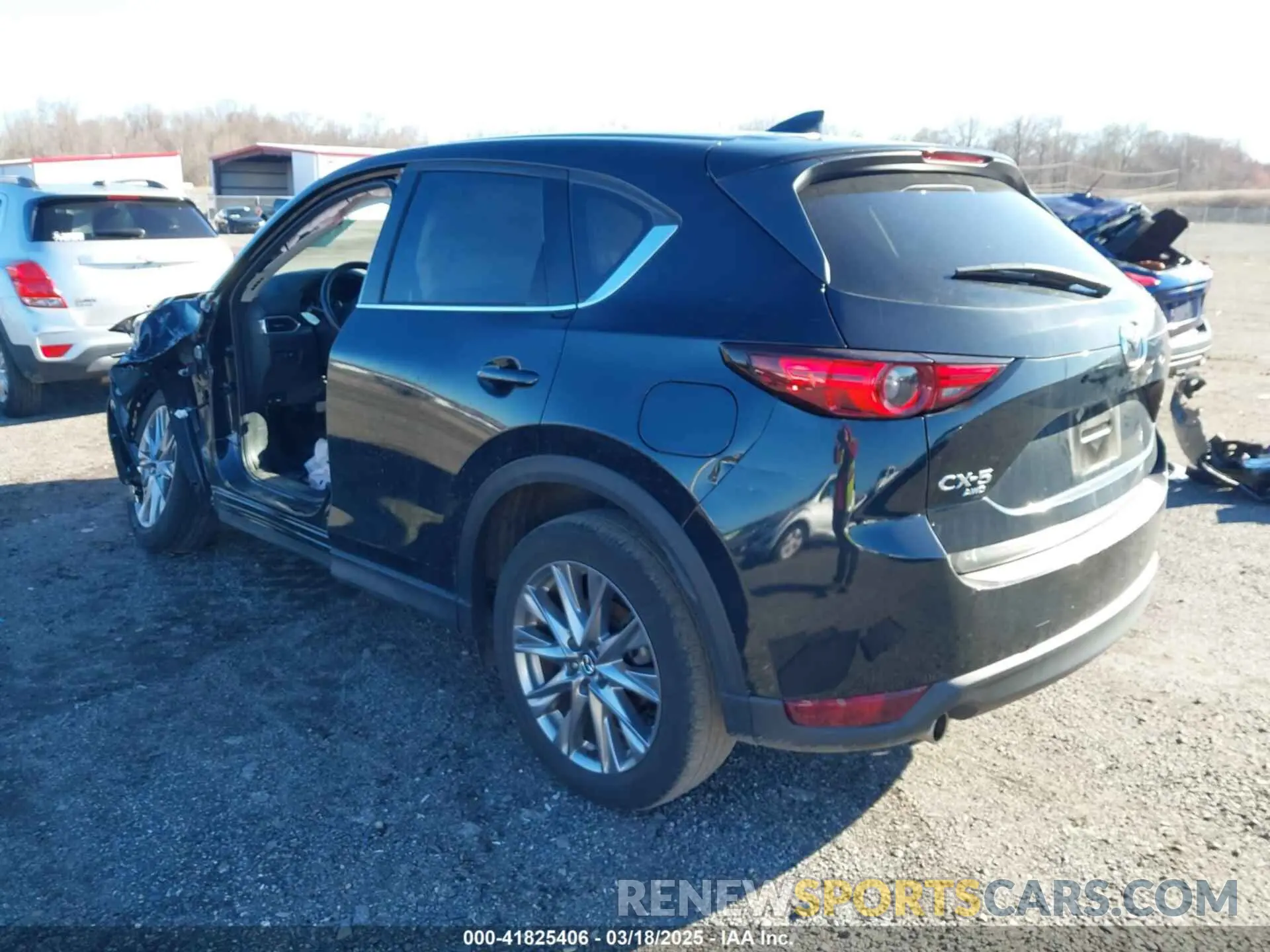 3 fotografías del automóvil dañado JM3KFBDM4M0471467 MAZDA CX-5 2021