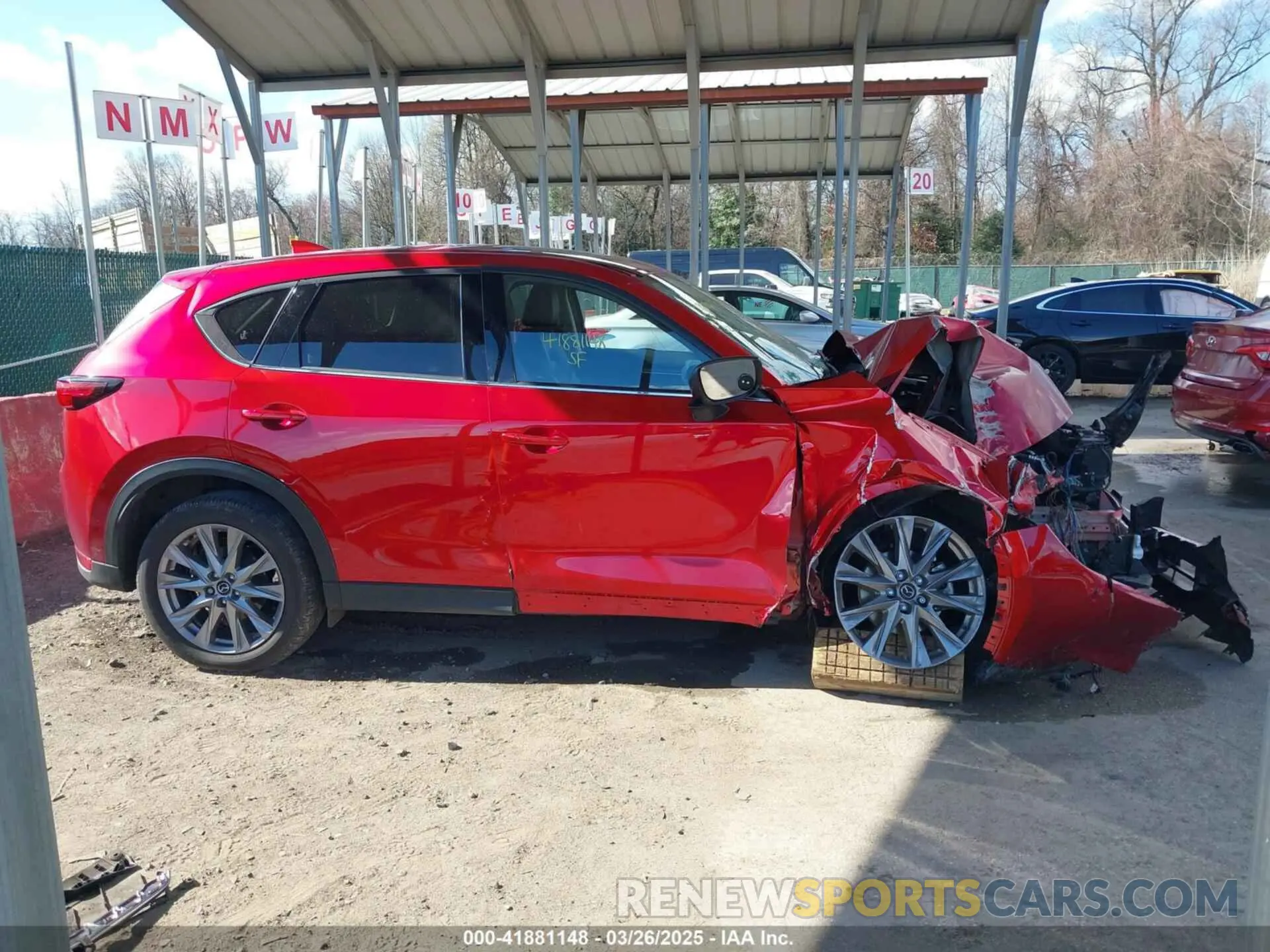 13 fotografías del automóvil dañado JM3KFBDM4M1335060 MAZDA CX-5 2021