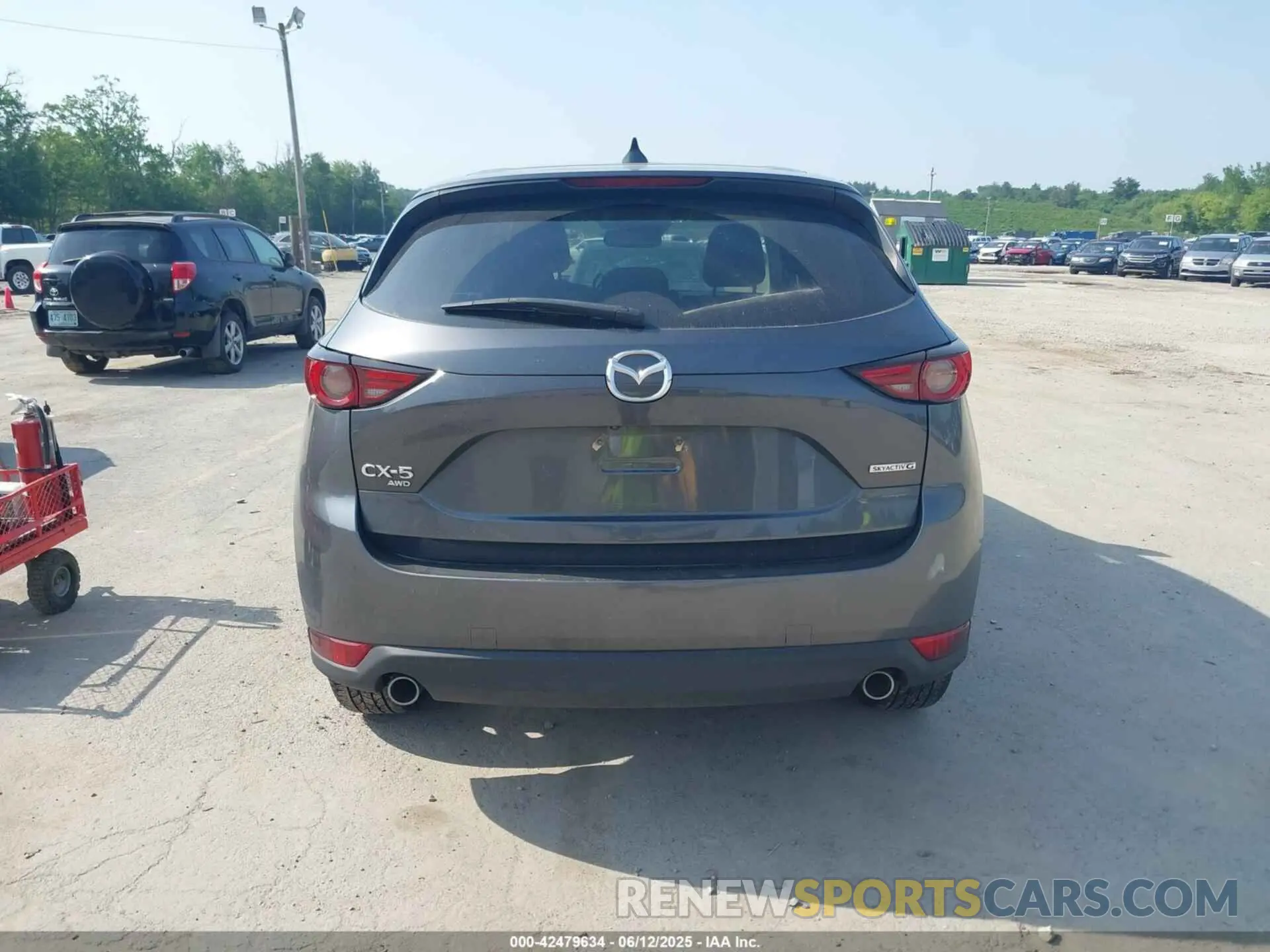 16 fotografías del automóvil dañado JM3KFBDM5M0436307 MAZDA CX-5 2021