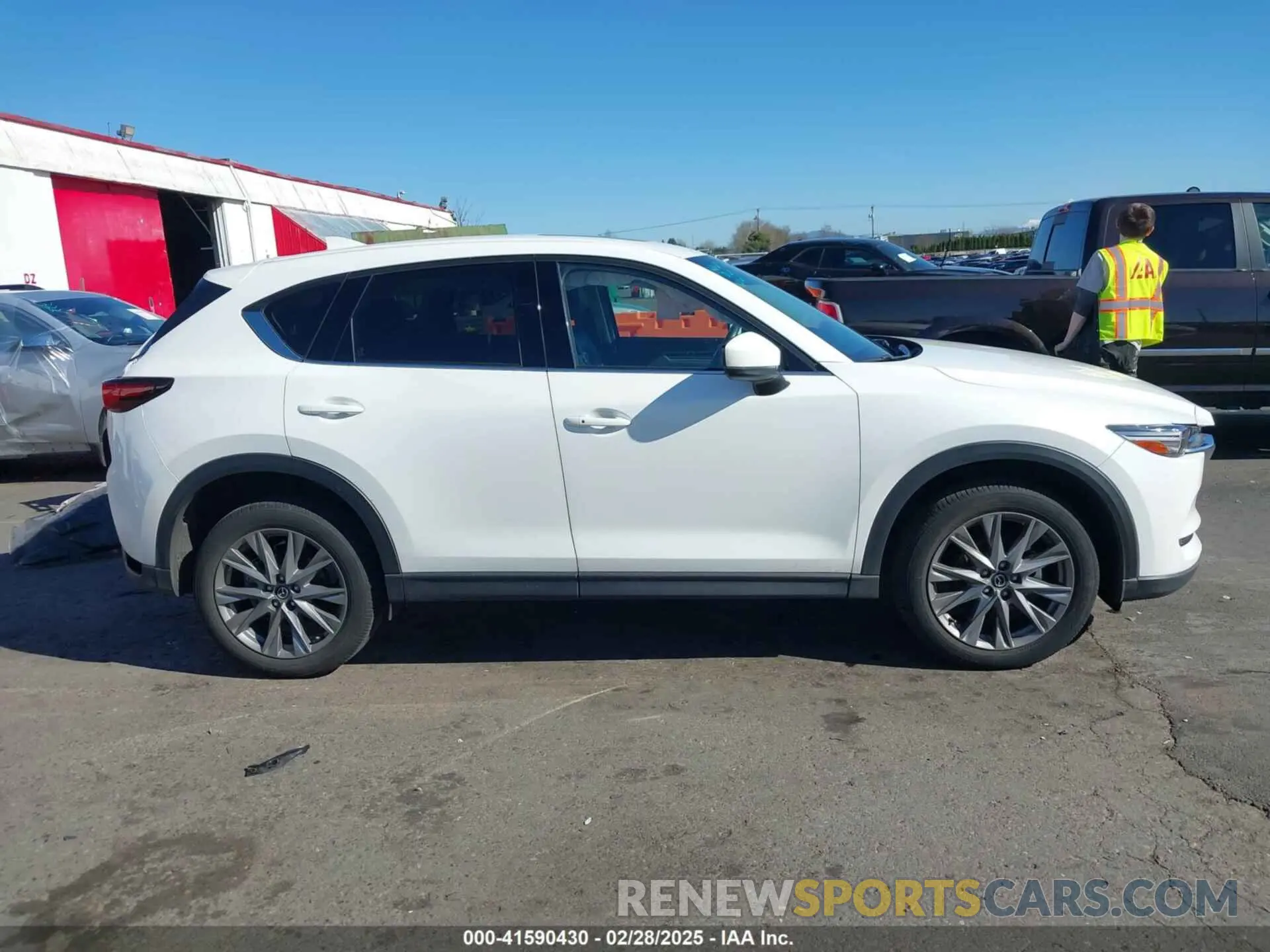 13 fotografías del automóvil dañado JM3KFBDM6M0483135 MAZDA CX-5 2021
