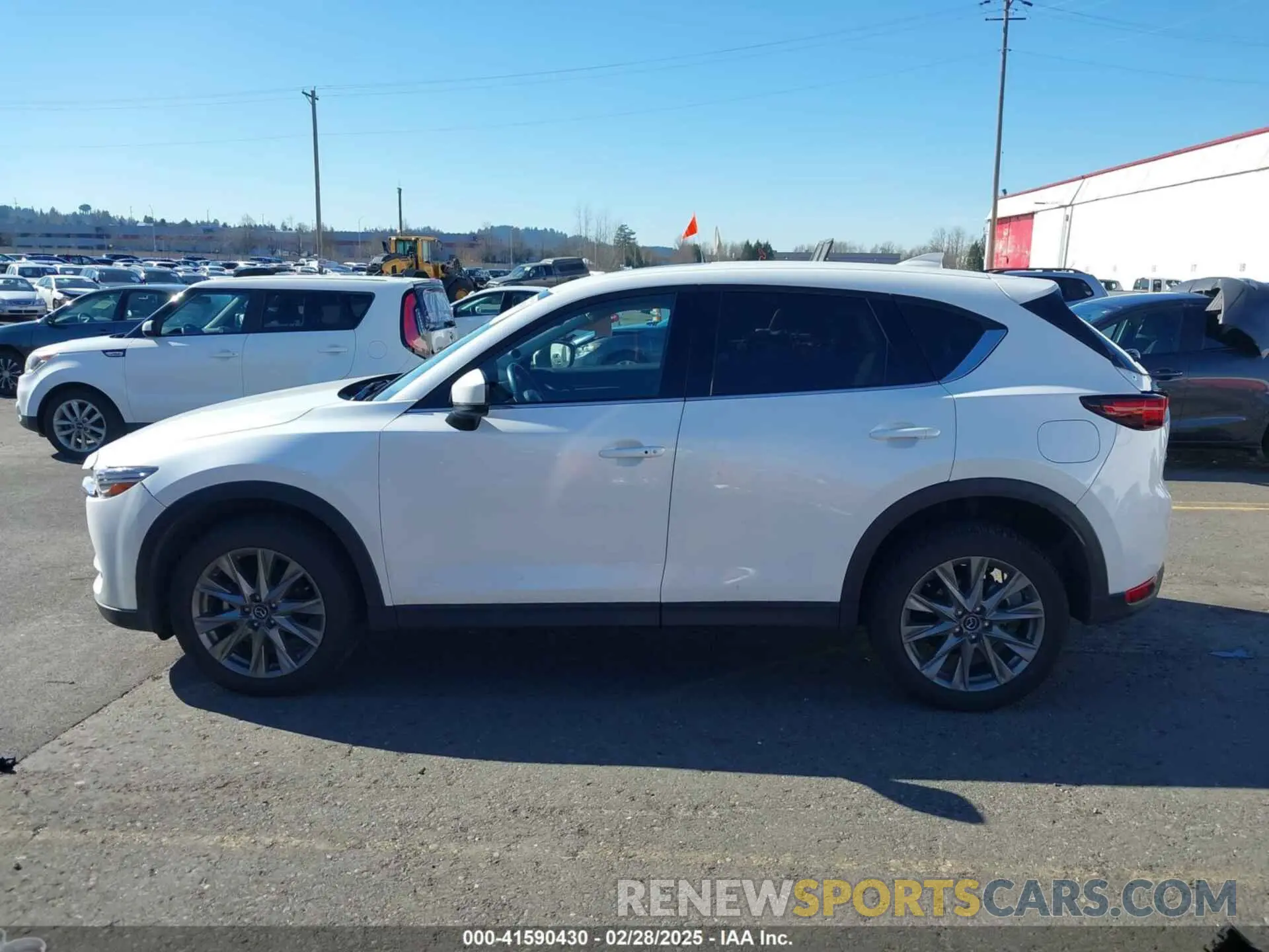 14 fotografías del automóvil dañado JM3KFBDM6M0483135 MAZDA CX-5 2021
