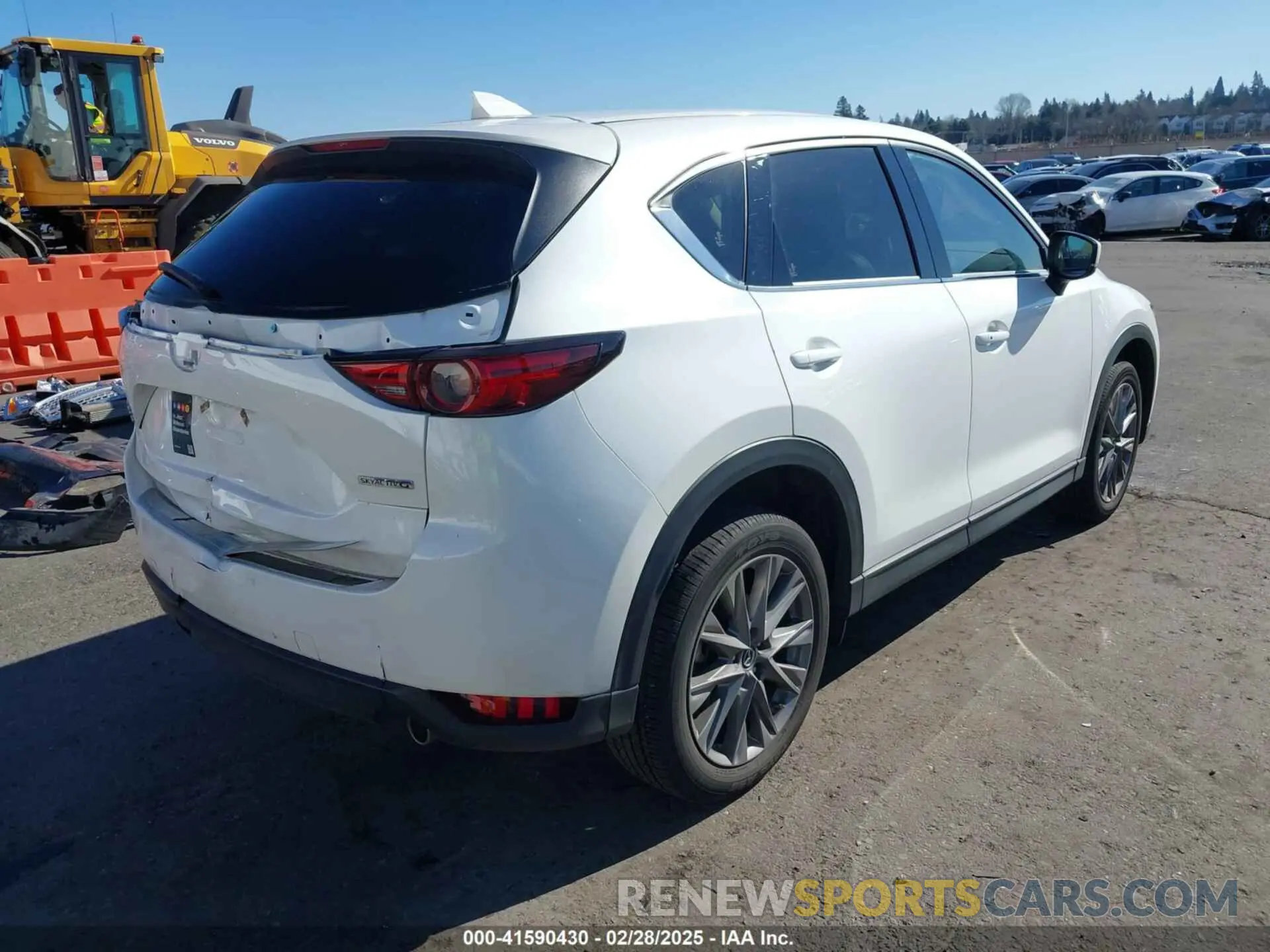 4 fotografías del automóvil dañado JM3KFBDM6M0483135 MAZDA CX-5 2021