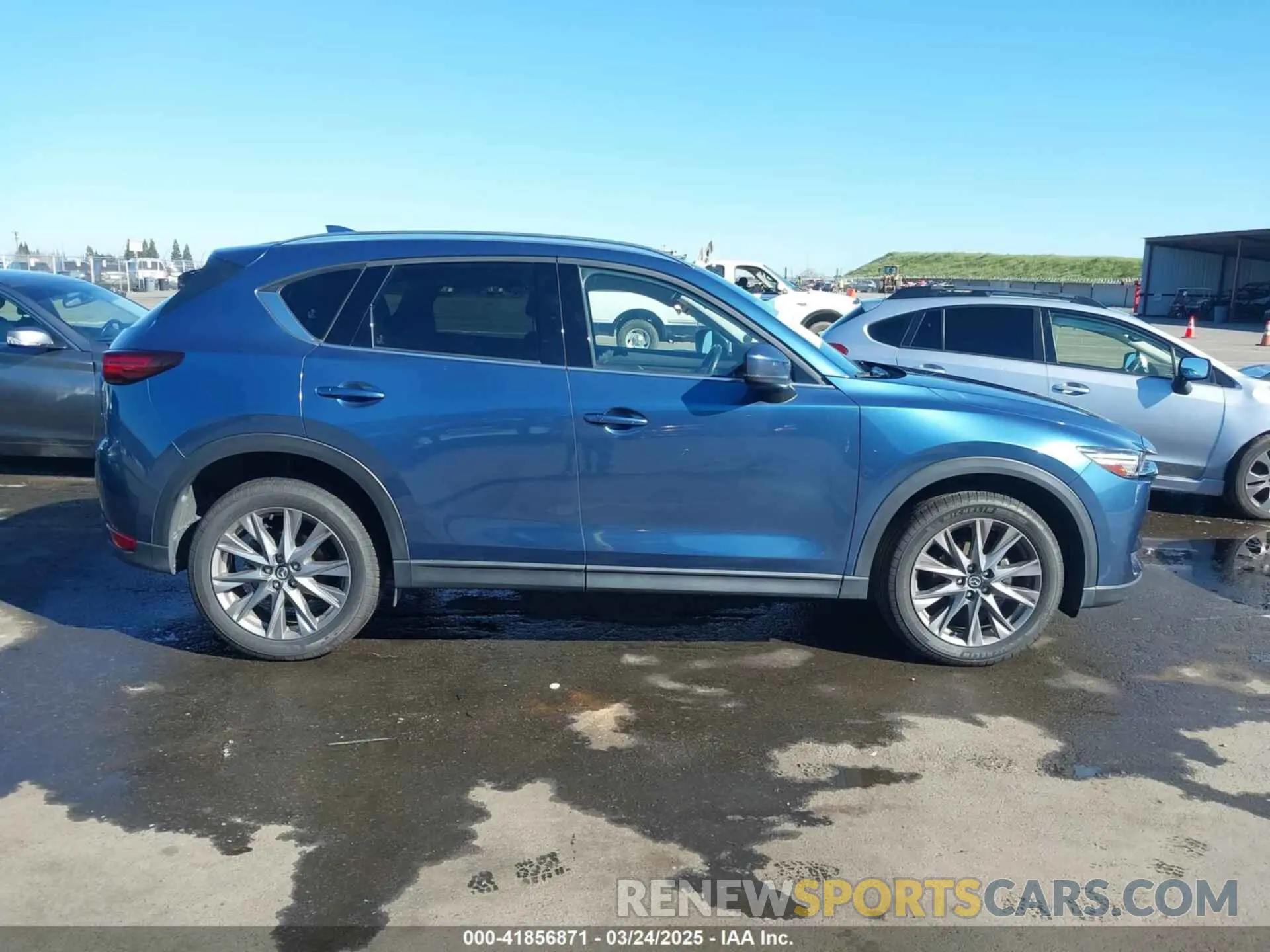 13 fotografías del automóvil dañado JM3KFBDM7M0311552 MAZDA CX-5 2021