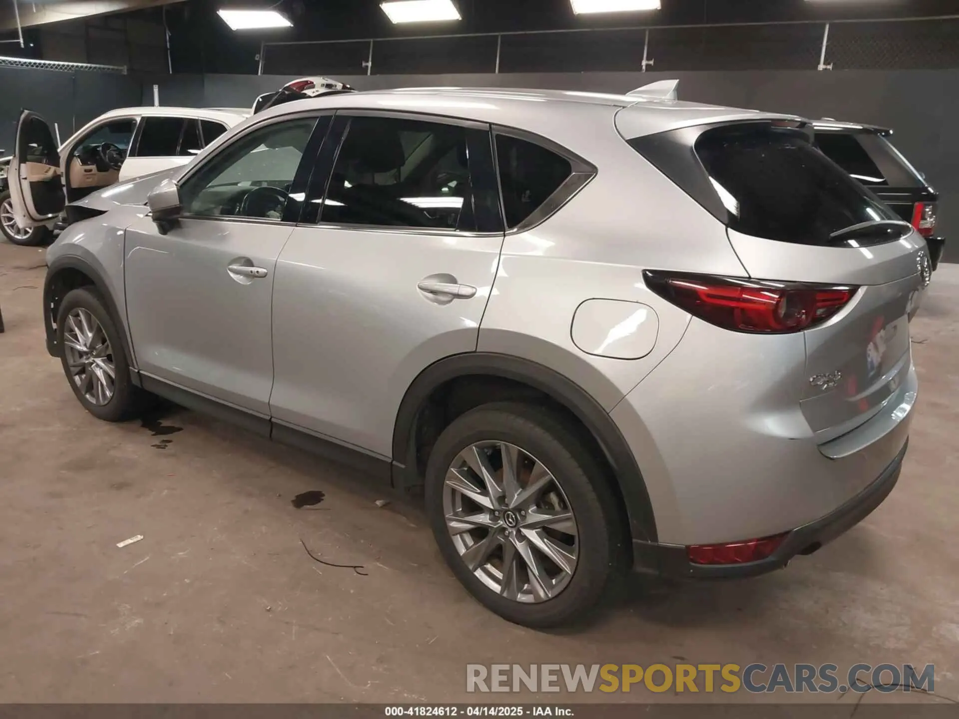 3 fotografías del automóvil dañado JM3KFBDM7M1392644 MAZDA CX-5 2021