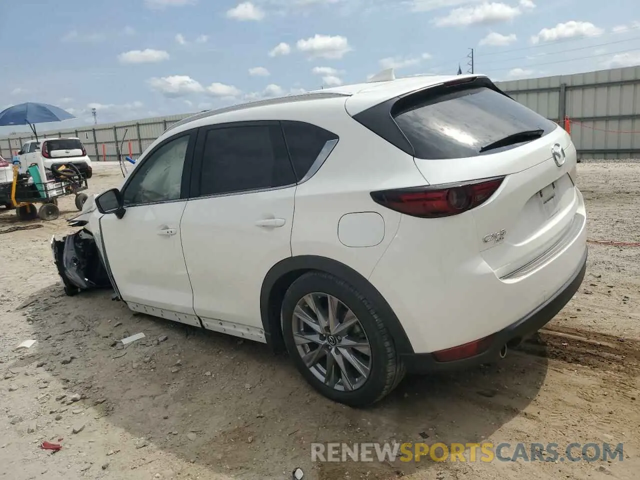 2 fotografías del automóvil dañado JM3KFBDM8M1437610 MAZDA CX-5 2021