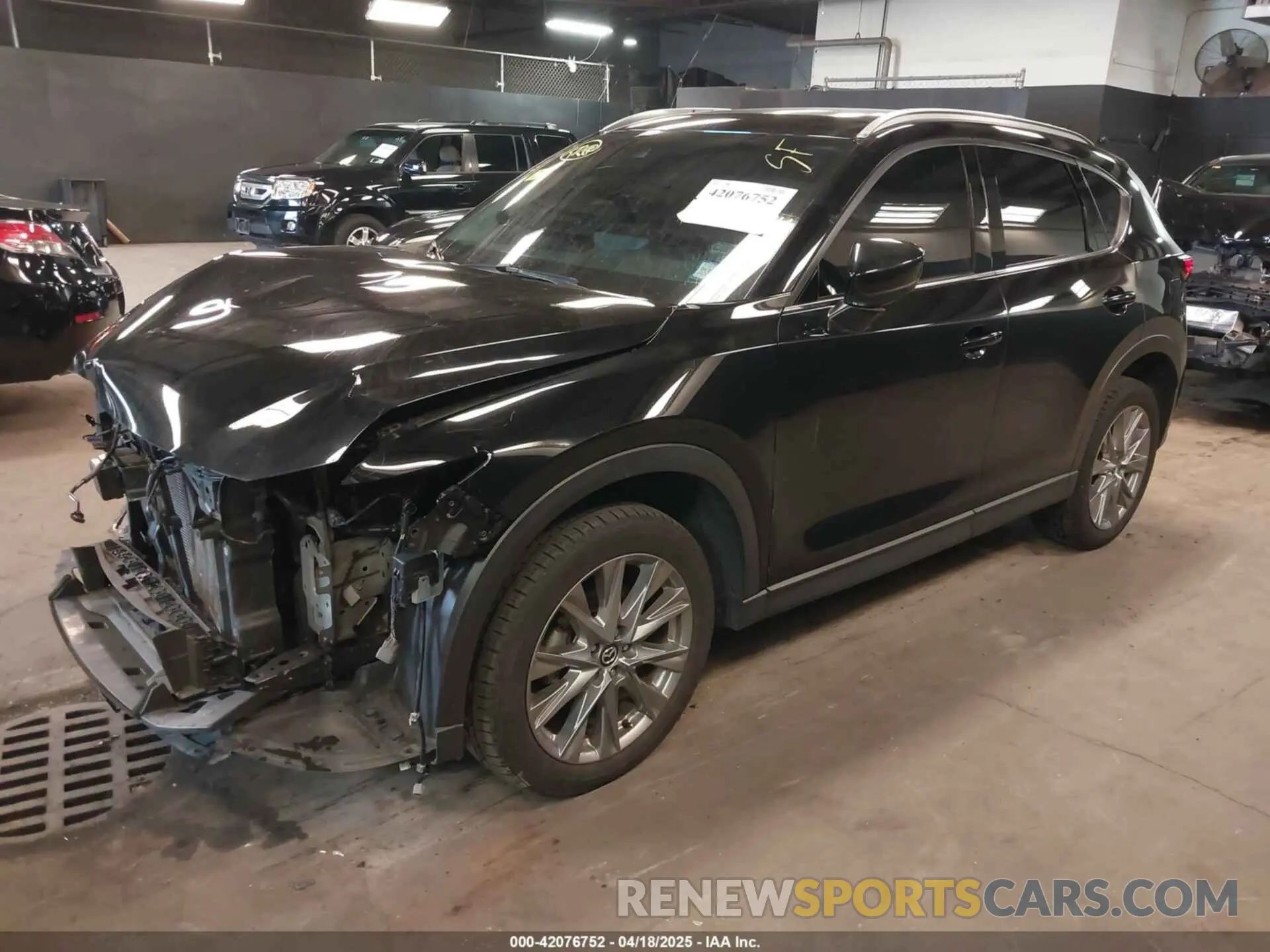 2 fotografías del automóvil dañado JM3KFBDM9M1342456 MAZDA CX-5 2021