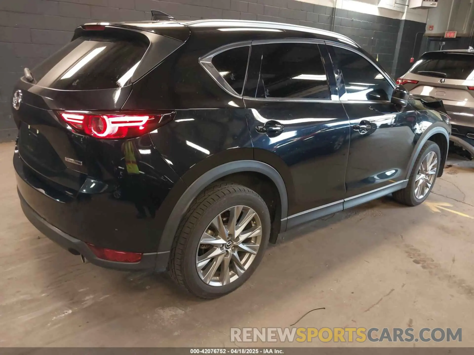 4 fotografías del automóvil dañado JM3KFBDM9M1342456 MAZDA CX-5 2021