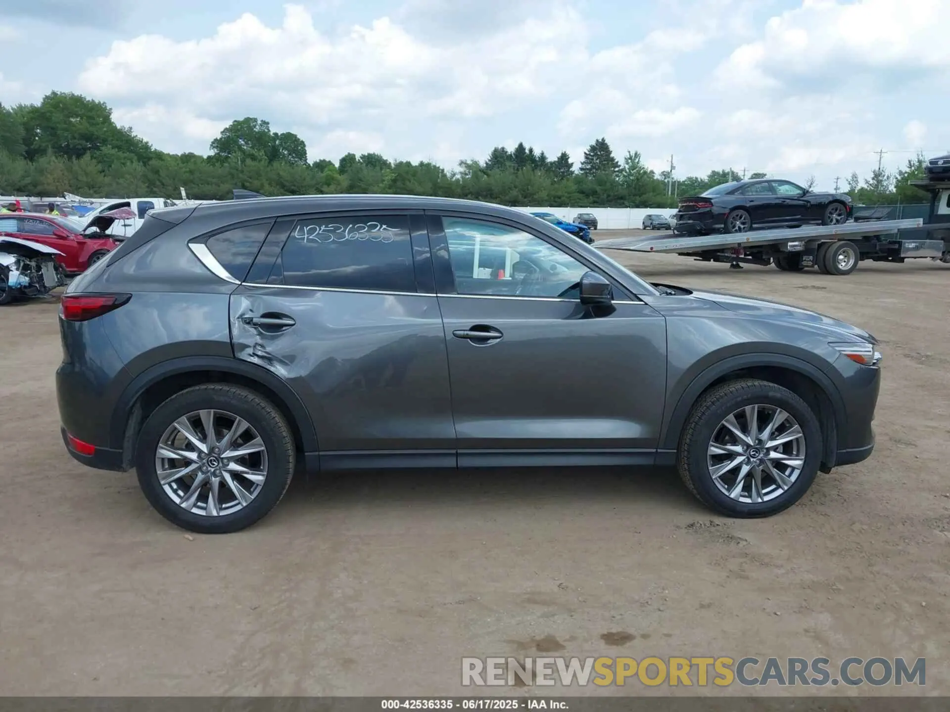 14 fotografías del automóvil dañado JM3KFBDMXM0306118 MAZDA CX-5 2021