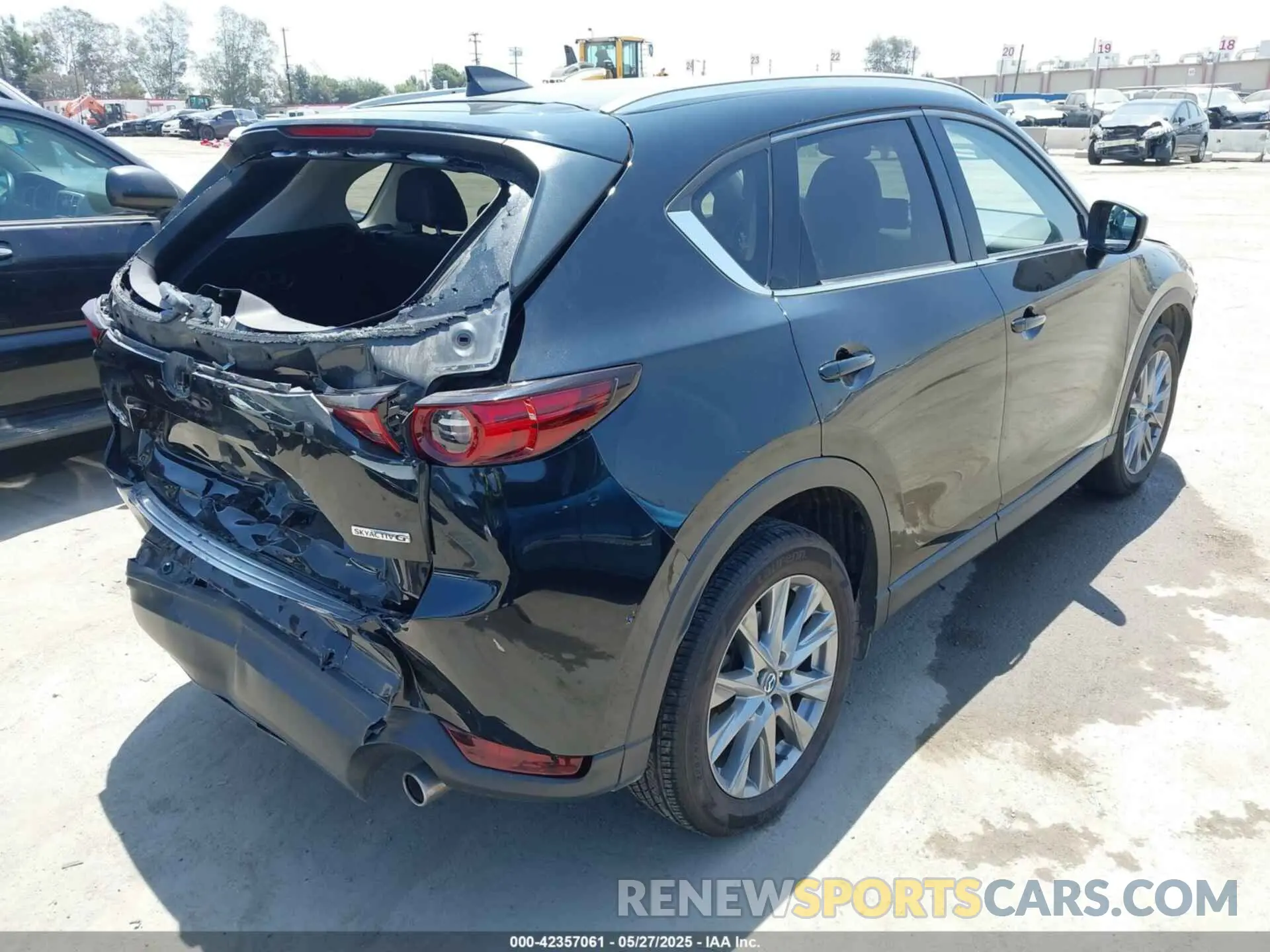 4 fotografías del automóvil dañado JM3KFBDMXM1487182 MAZDA CX-5 2021