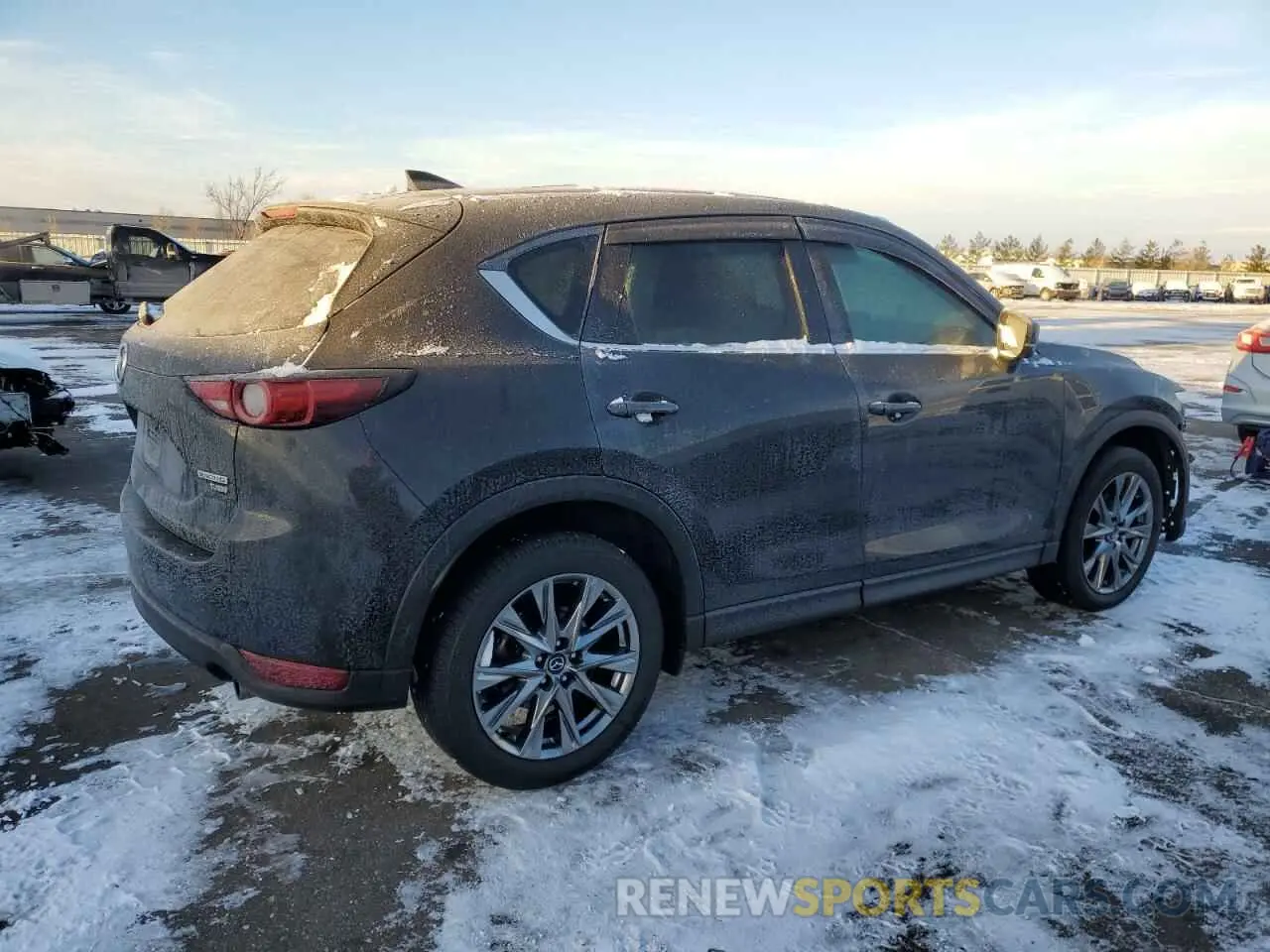 3 fotografías del automóvil dañado JM3KFBEY1M0374972 MAZDA CX-5 2021