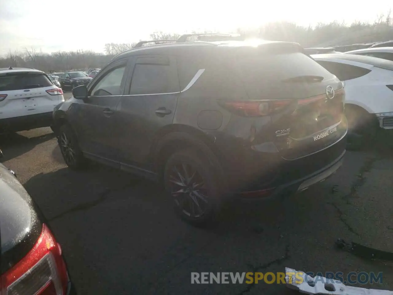 2 fotografías del automóvil dañado JM3KFBEY2M0345187 MAZDA CX-5 2021