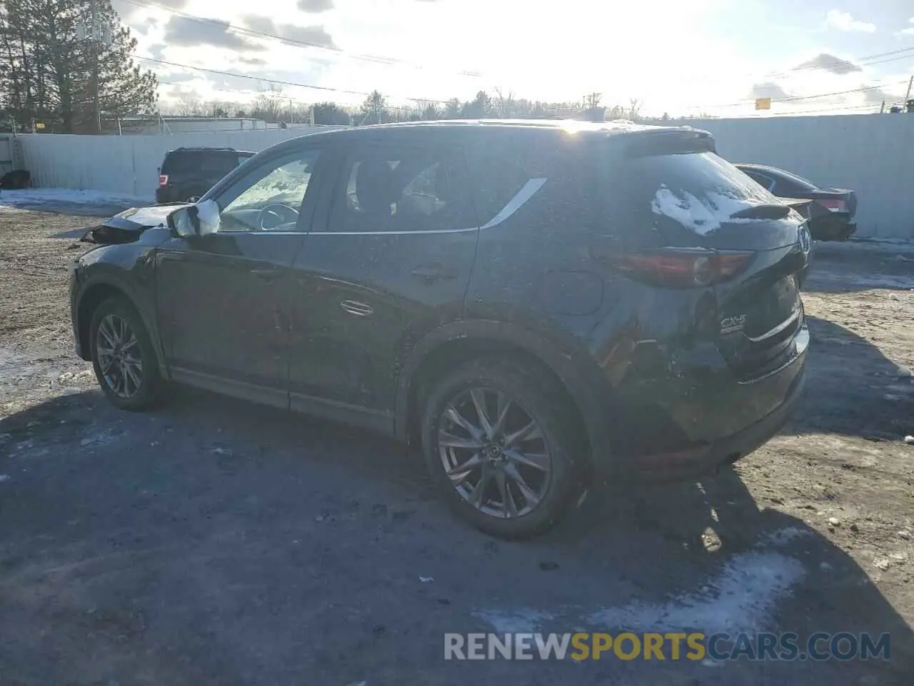 2 fotografías del automóvil dañado JM3KFBEY2M0449131 MAZDA CX-5 2021