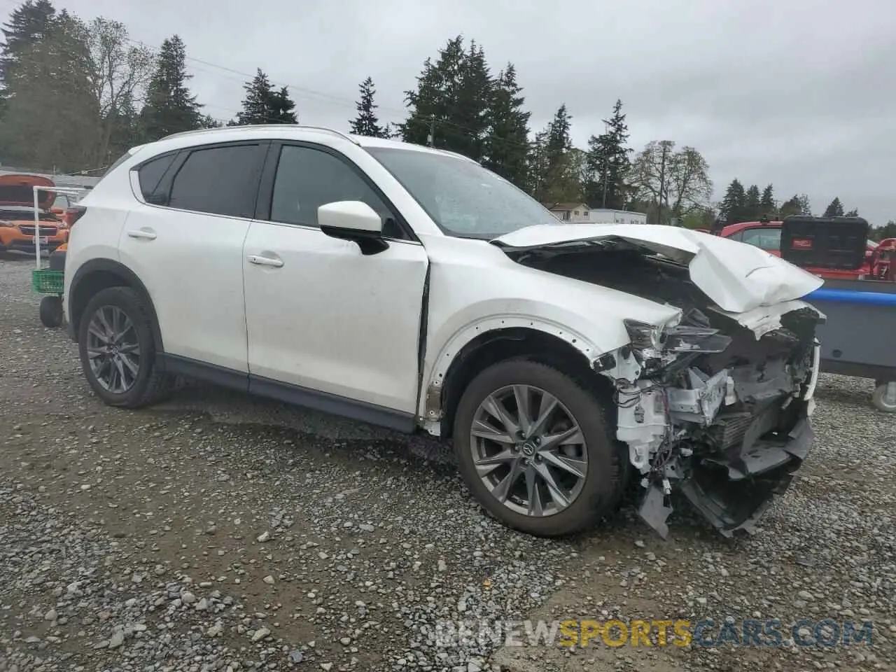 4 fotografías del automóvil dañado JM3KFBEY3M0410998 MAZDA CX-5 2021