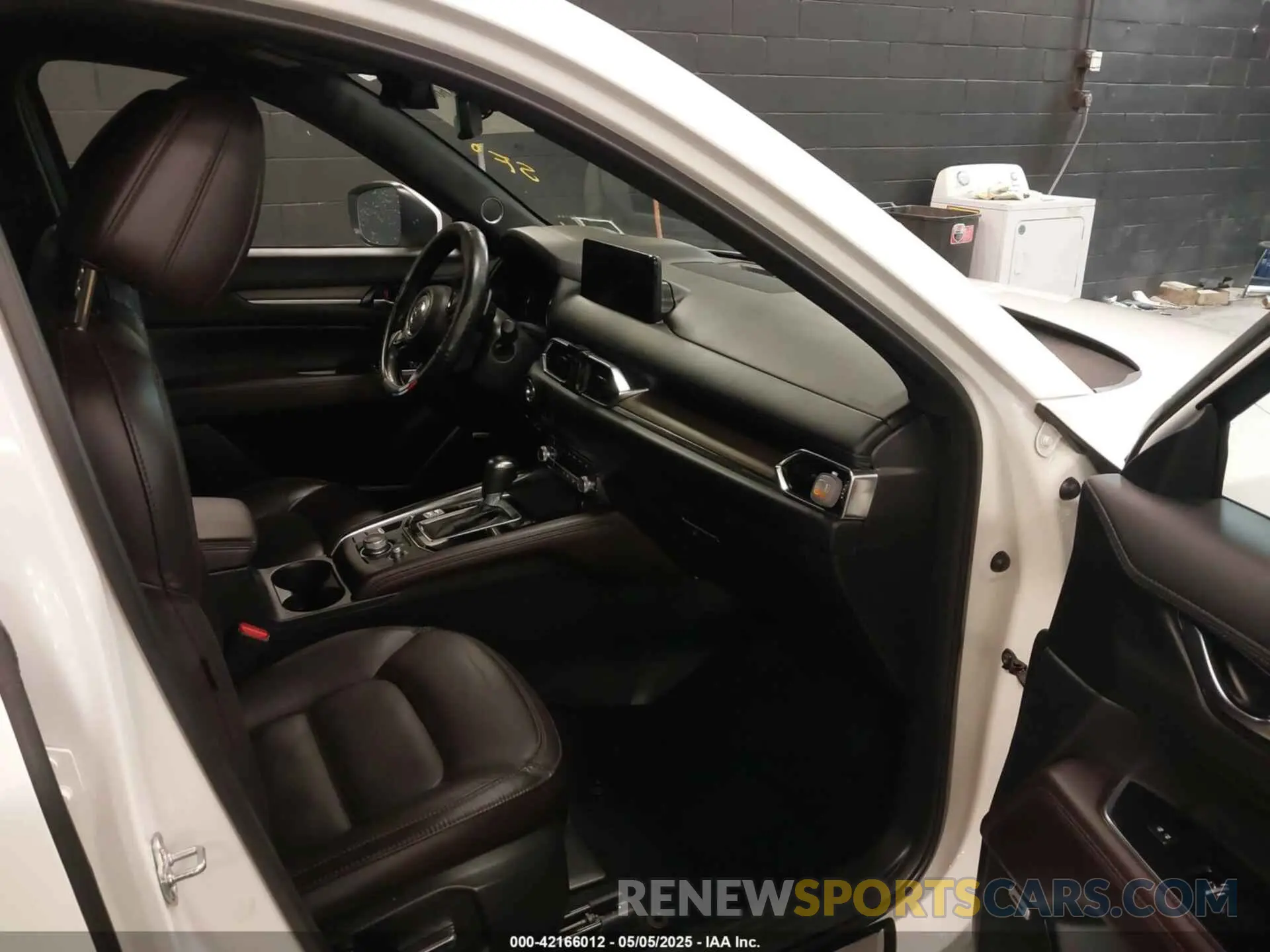 5 fotografías del automóvil dañado JM3KFBEY5M0319425 MAZDA CX-5 2021