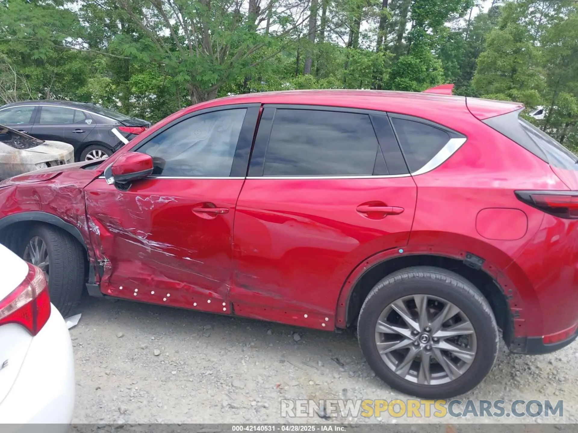 14 fotografías del automóvil dañado JM3KFBEY6M0419842 MAZDA CX-5 2021