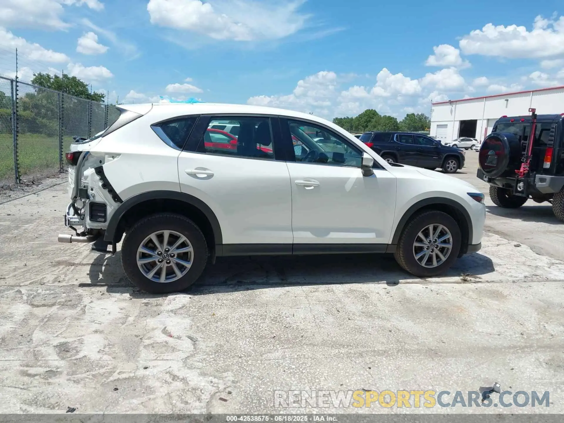 13 fotografías del automóvil dañado JM3KFBAM8N0564711 MAZDA CX-5 2022