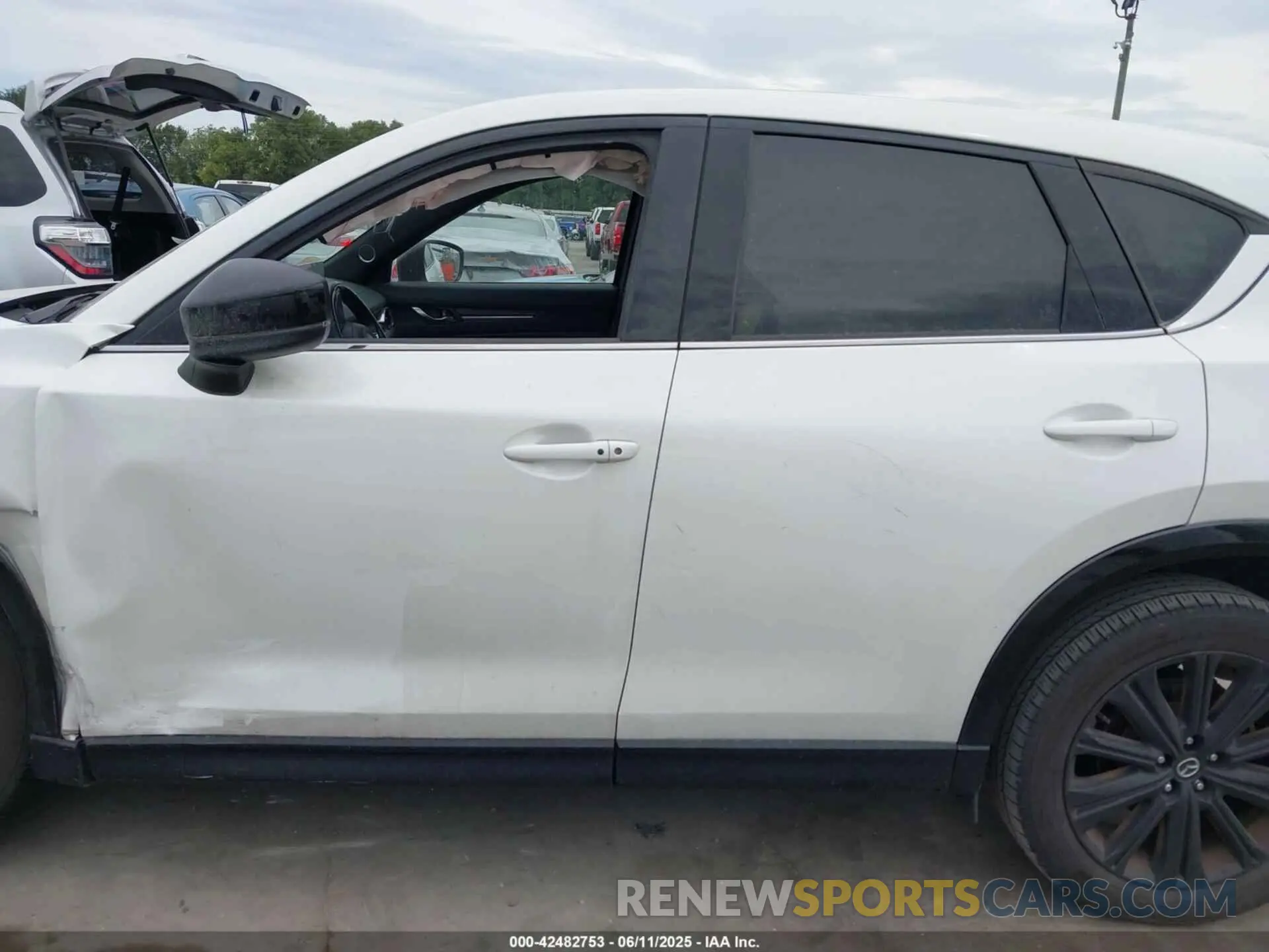 13 fotografías del automóvil dañado JM3KFBAY2N0586920 MAZDA CX-5 2022