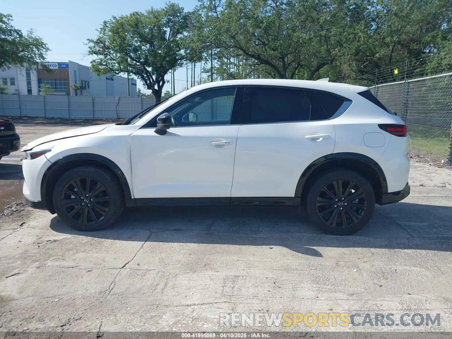 13 fotografías del automóvil dañado JM3KFBAY9N0555566 MAZDA CX-5 2022
