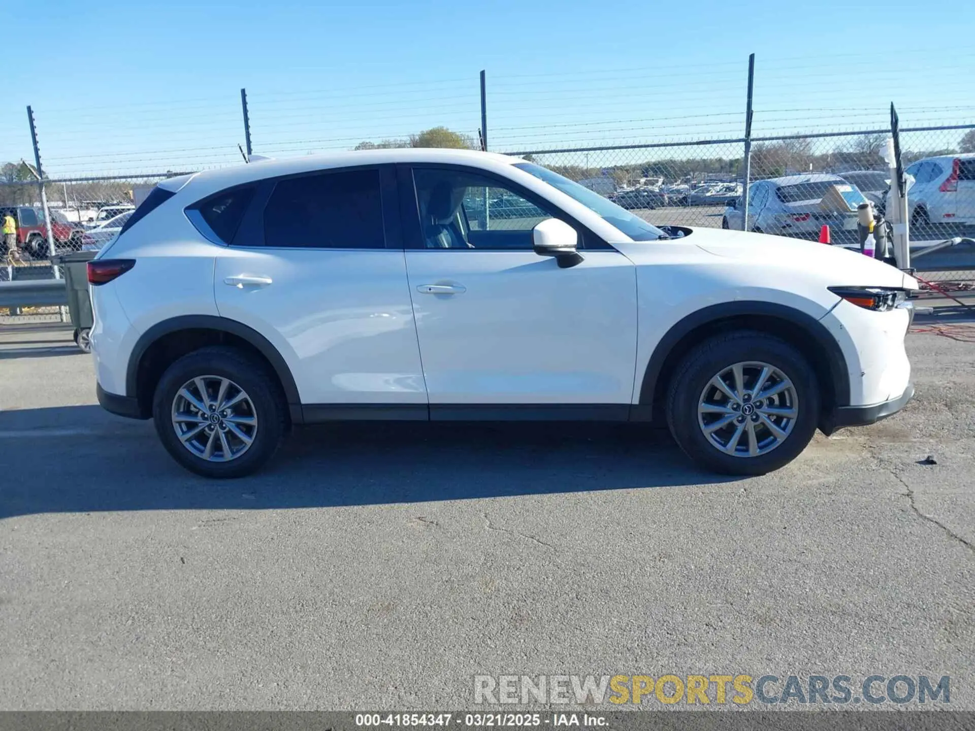 13 fotografías del automóvil dañado JM3KFBBM2N0558725 MAZDA CX-5 2022