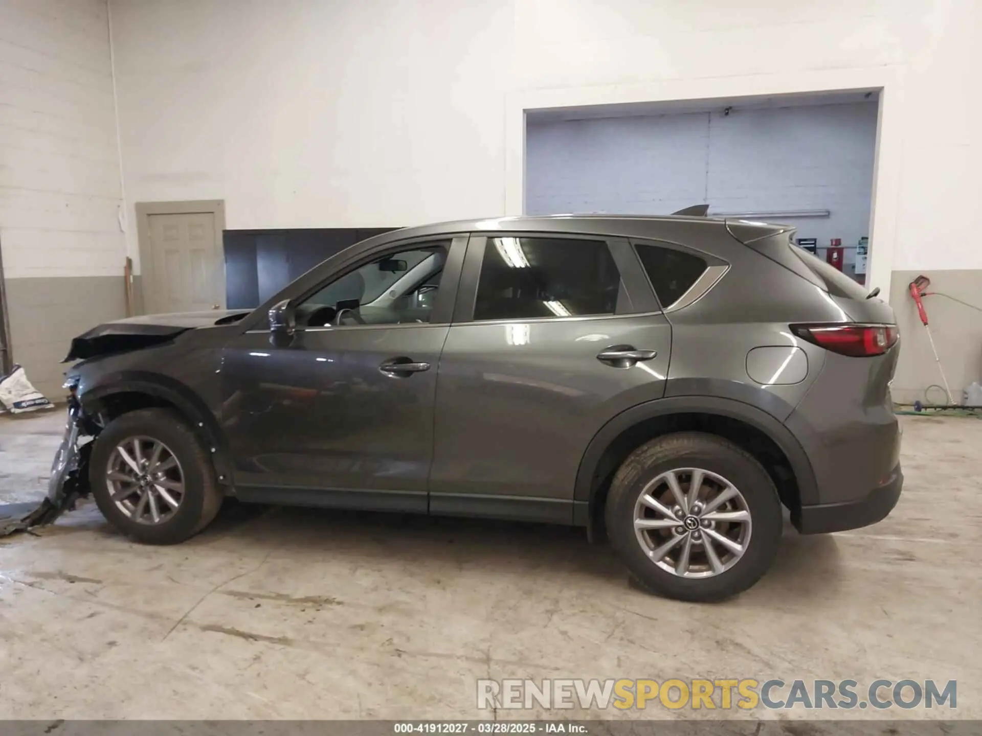 14 fotografías del automóvil dañado JM3KFBBM3N0530416 MAZDA CX-5 2022