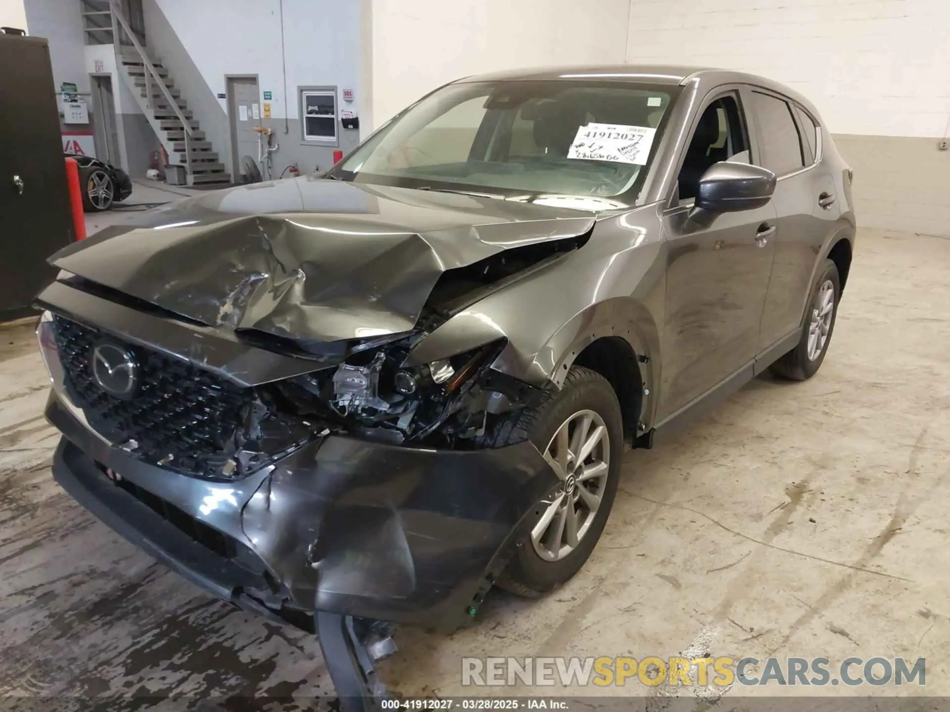 2 fotografías del automóvil dañado JM3KFBBM3N0530416 MAZDA CX-5 2022