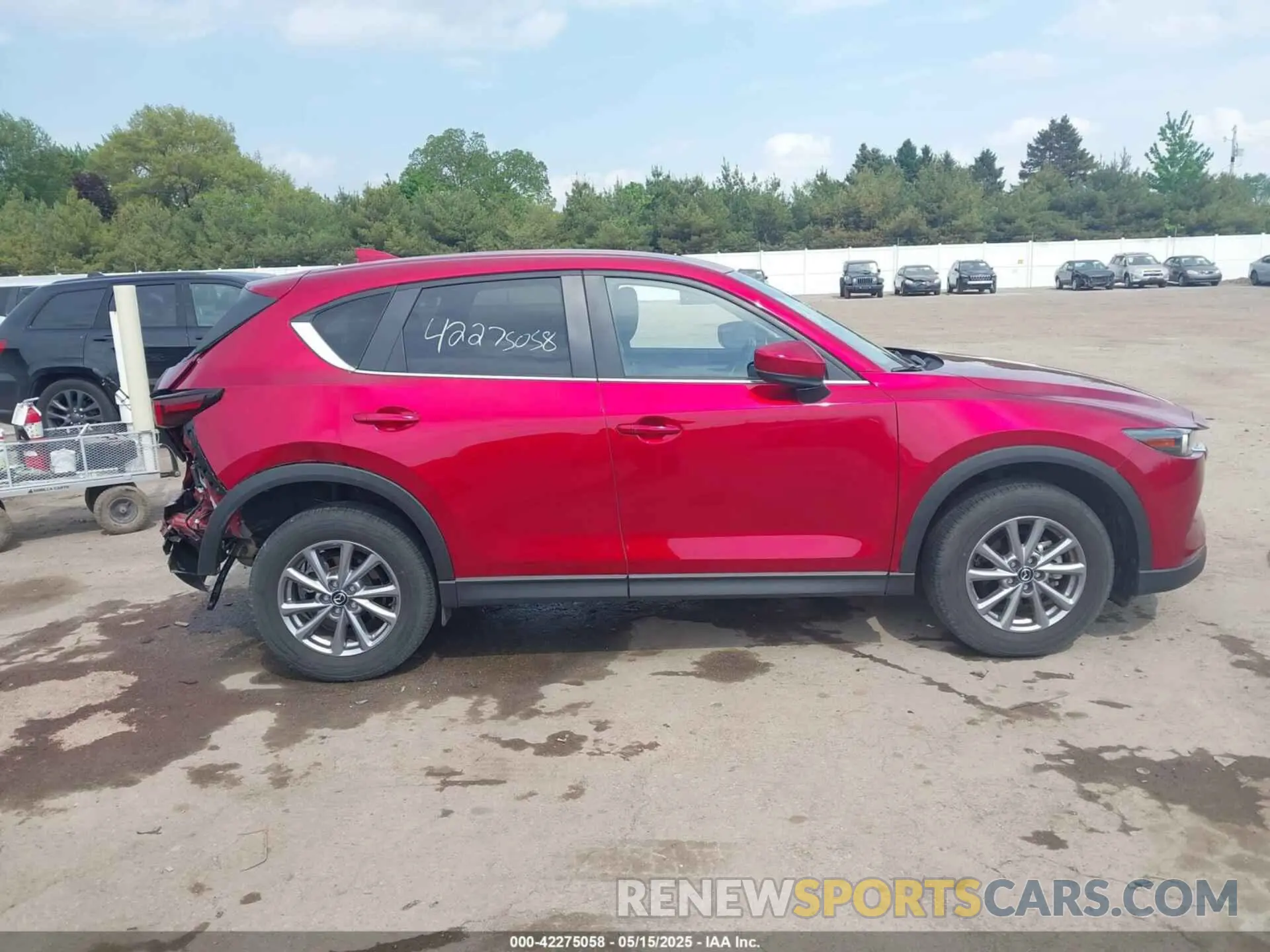 13 fotografías del automóvil dañado JM3KFBBM7N0528989 MAZDA CX-5 2022