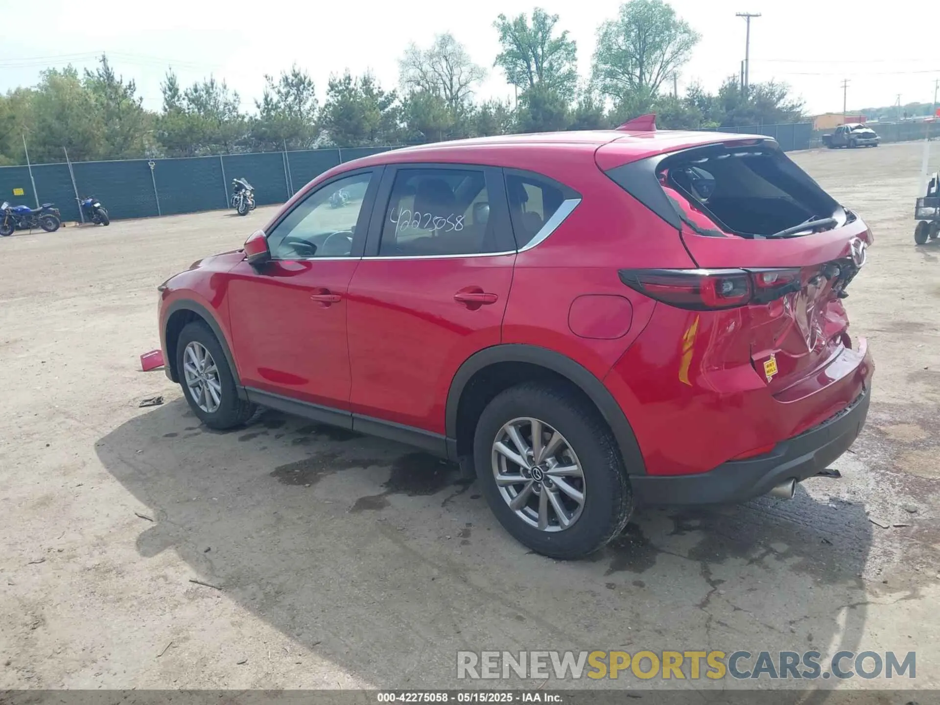 3 fotografías del automóvil dañado JM3KFBBM7N0528989 MAZDA CX-5 2022