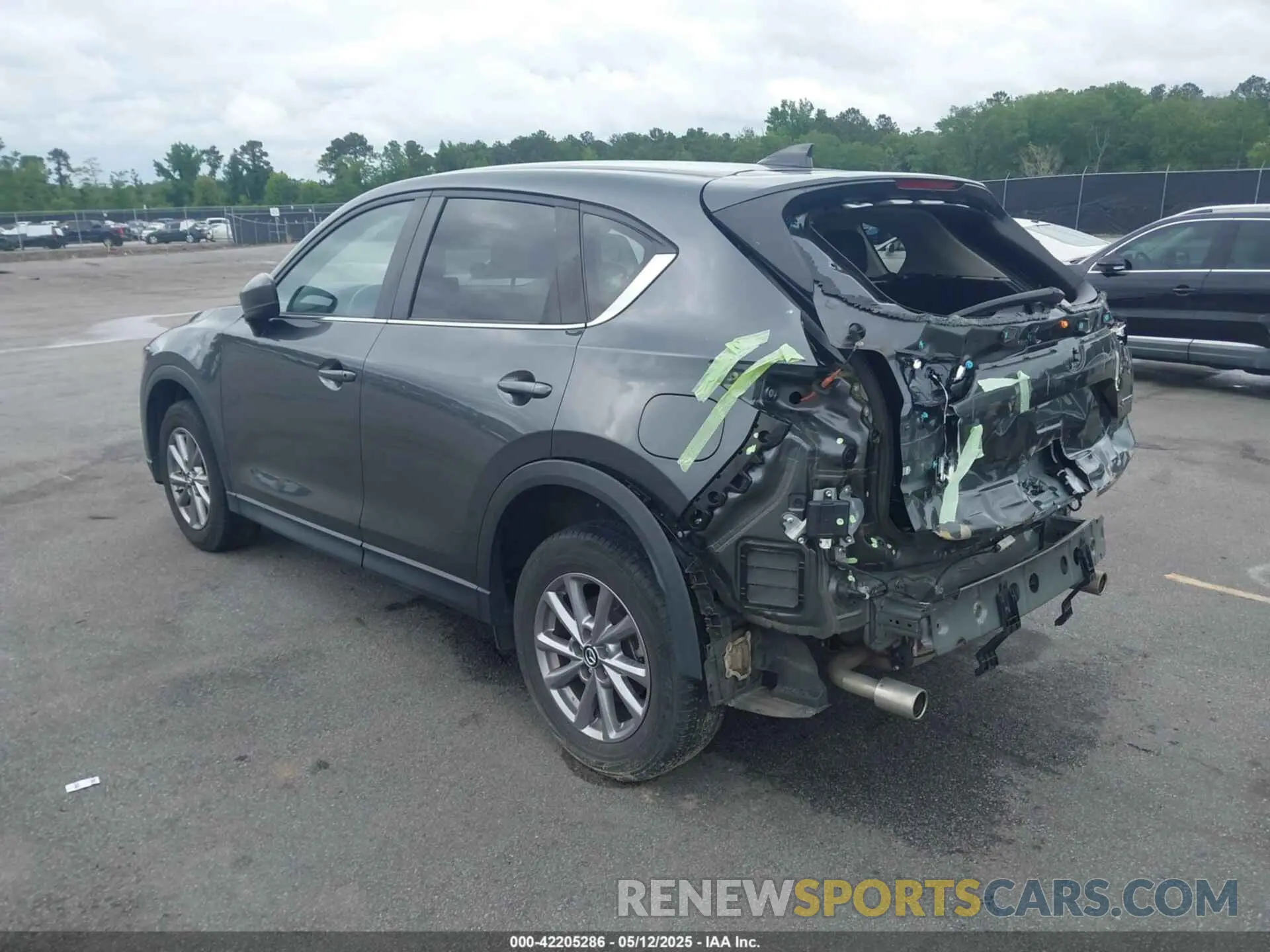 3 fotografías del automóvil dañado JM3KFBBM7N0533674 MAZDA CX-5 2022