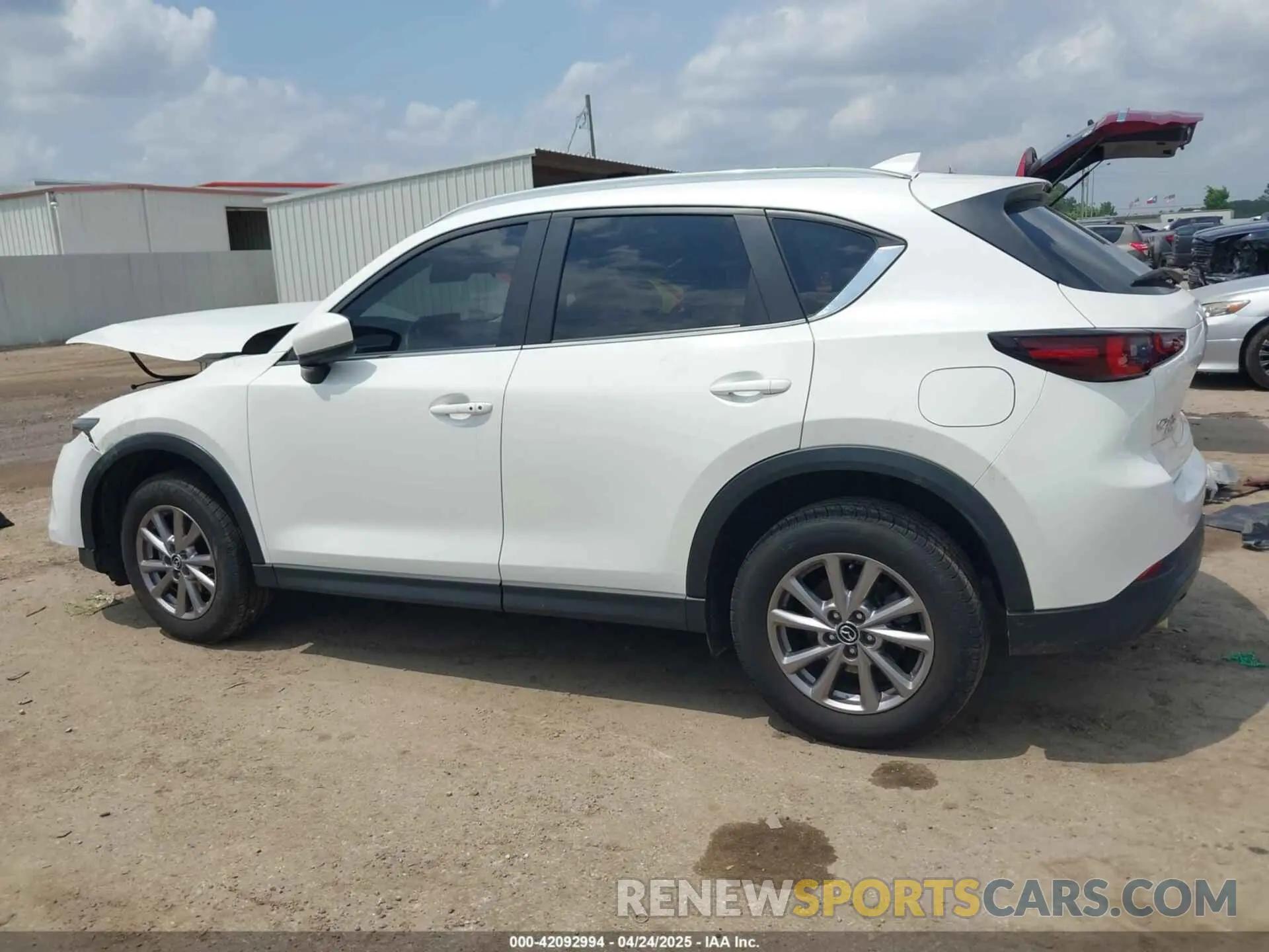 13 fotografías del automóvil dañado JM3KFBBM7N0533805 MAZDA CX-5 2022