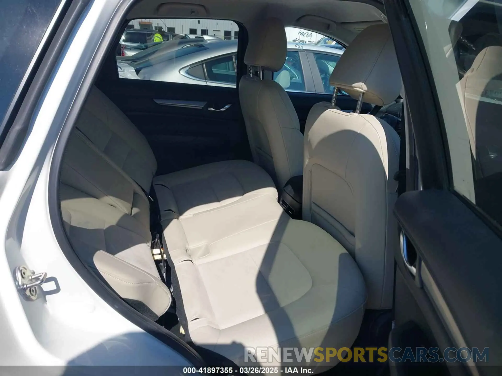 8 fotografías del automóvil dañado JM3KFBBMXN0533183 MAZDA CX-5 2022